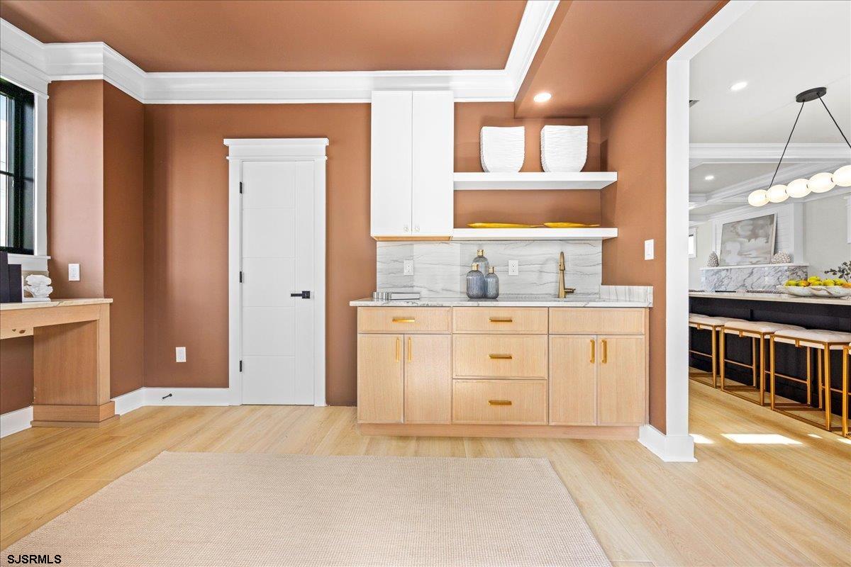 Margate, New Jersey 08402, United States, 5 Bedrooms Bedrooms, ,5 BathroomsBathrooms,Residential,Active,200551