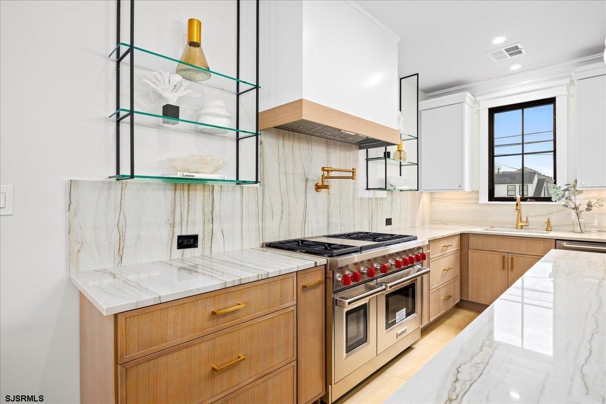 Margate, New Jersey 08402, United States, 5 Bedrooms Bedrooms, ,5 BathroomsBathrooms,Residential,Active,200551