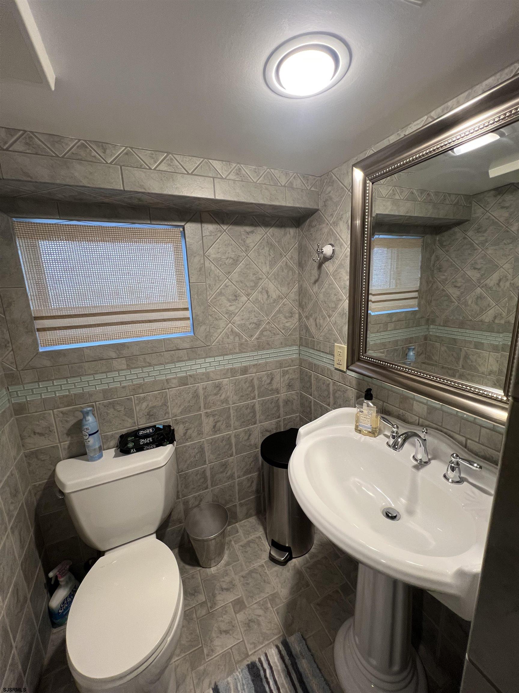 Margate, New Jersey 08402, United States, 5 Bedrooms Bedrooms, ,5 BathroomsBathrooms,Residential,Active,112521