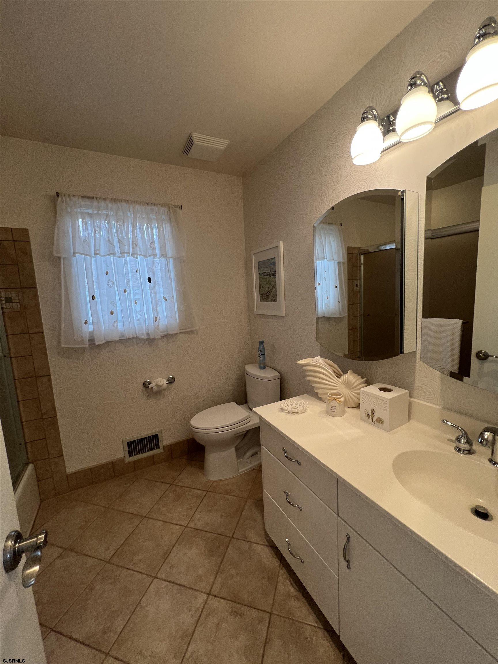 Margate, New Jersey 08402, United States, 5 Bedrooms Bedrooms, ,5 BathroomsBathrooms,Residential,Active,112521