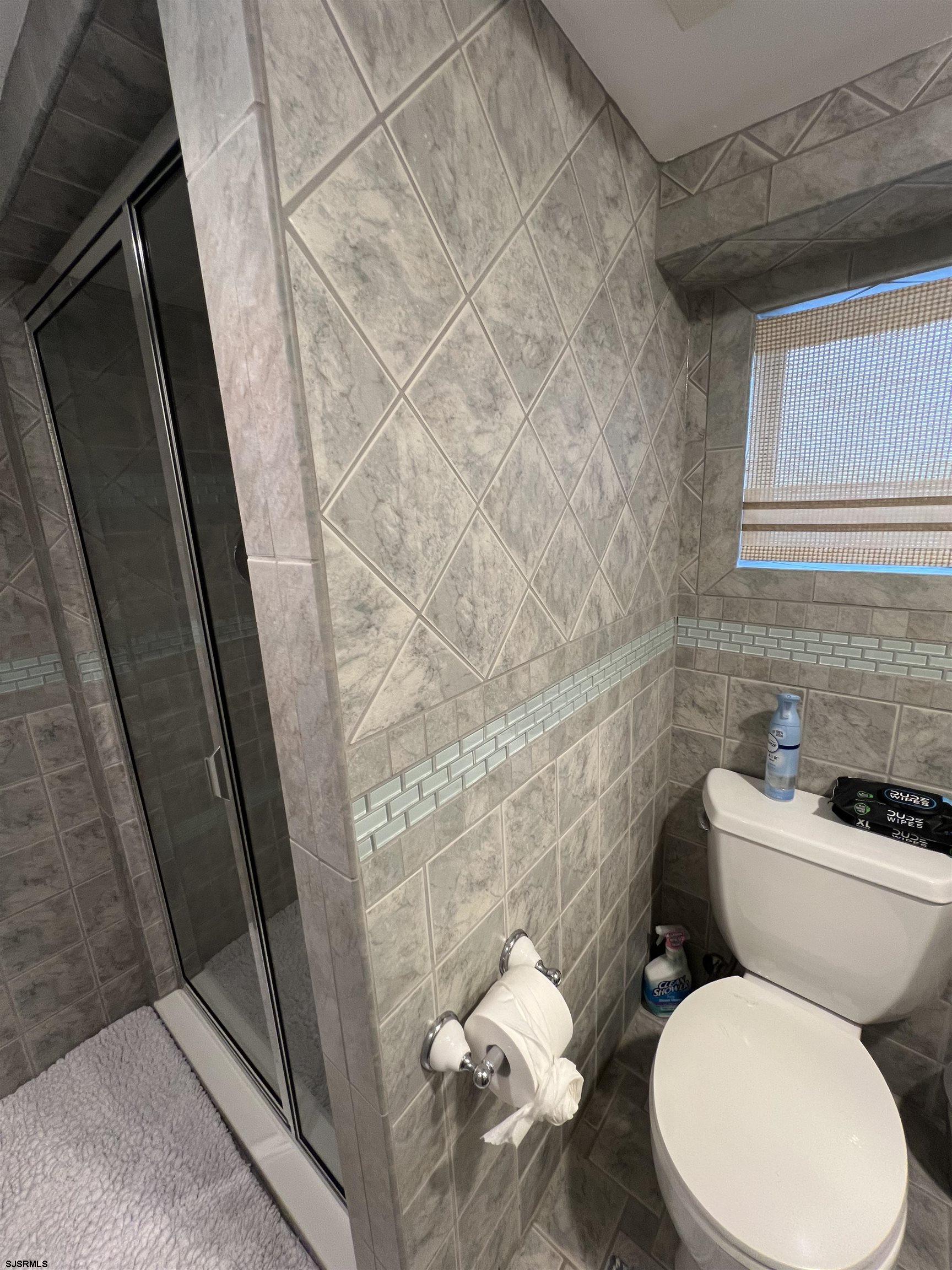 Margate, New Jersey 08402, United States, 5 Bedrooms Bedrooms, ,5 BathroomsBathrooms,Residential,Active,112521