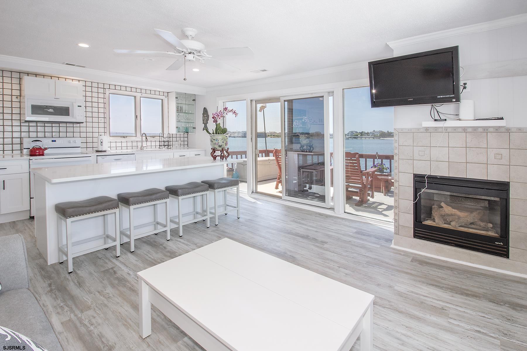 2407 Oberon Bayfront