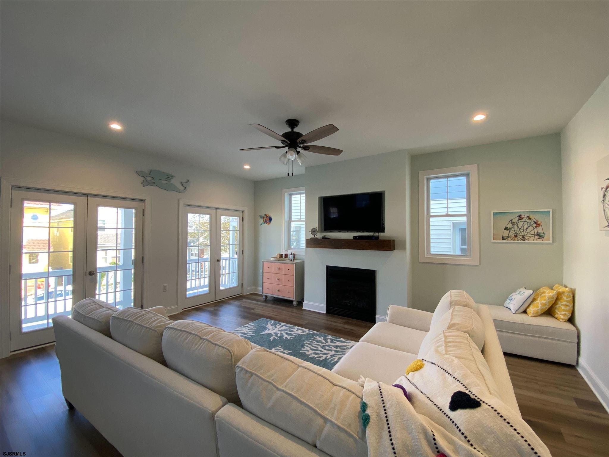 Ventnor, New Jersey 08406, United States, 3 Bedrooms Bedrooms, ,3 BathroomsBathrooms,Residential,Active,254490