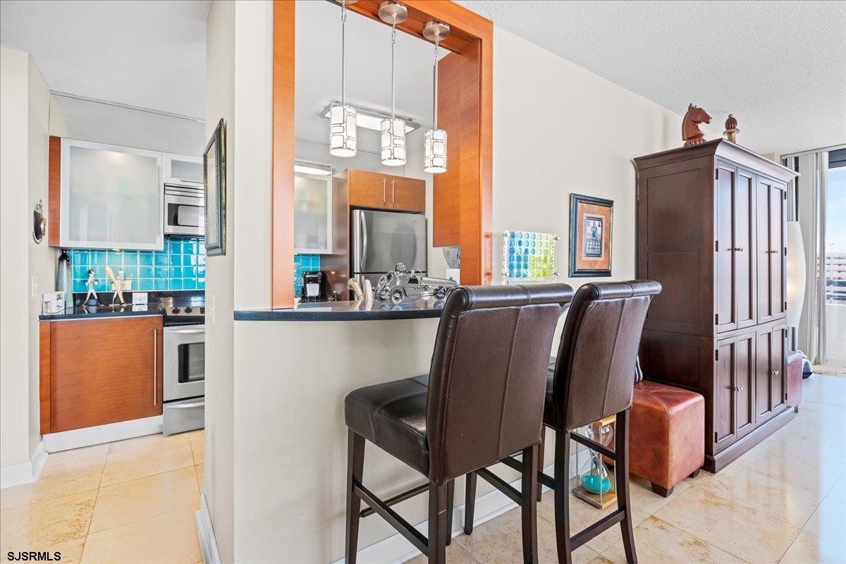 Atlantic City, New Jersey 08401, United States, 2 Bedrooms Bedrooms, ,2 BathroomsBathrooms,Residential,Active,77911