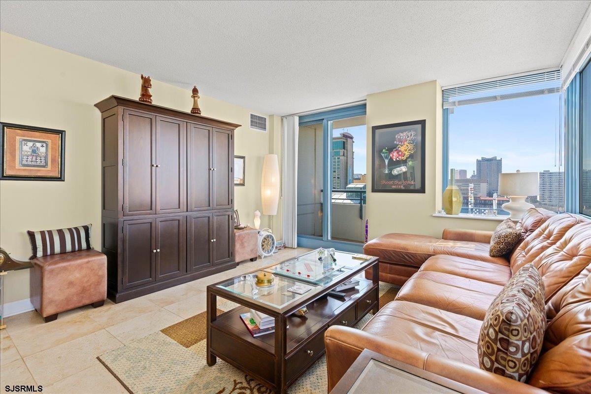 Atlantic City, New Jersey 08401, United States, 2 Bedrooms Bedrooms, ,2 BathroomsBathrooms,Residential,Active,77911