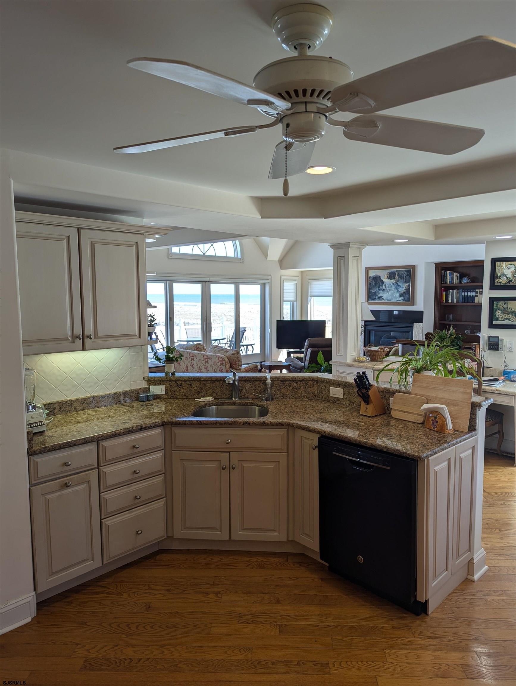 Longport, New Jersey 08403, United States, 3 Bedrooms Bedrooms, ,4 BathroomsBathrooms,Residential,Active,98539