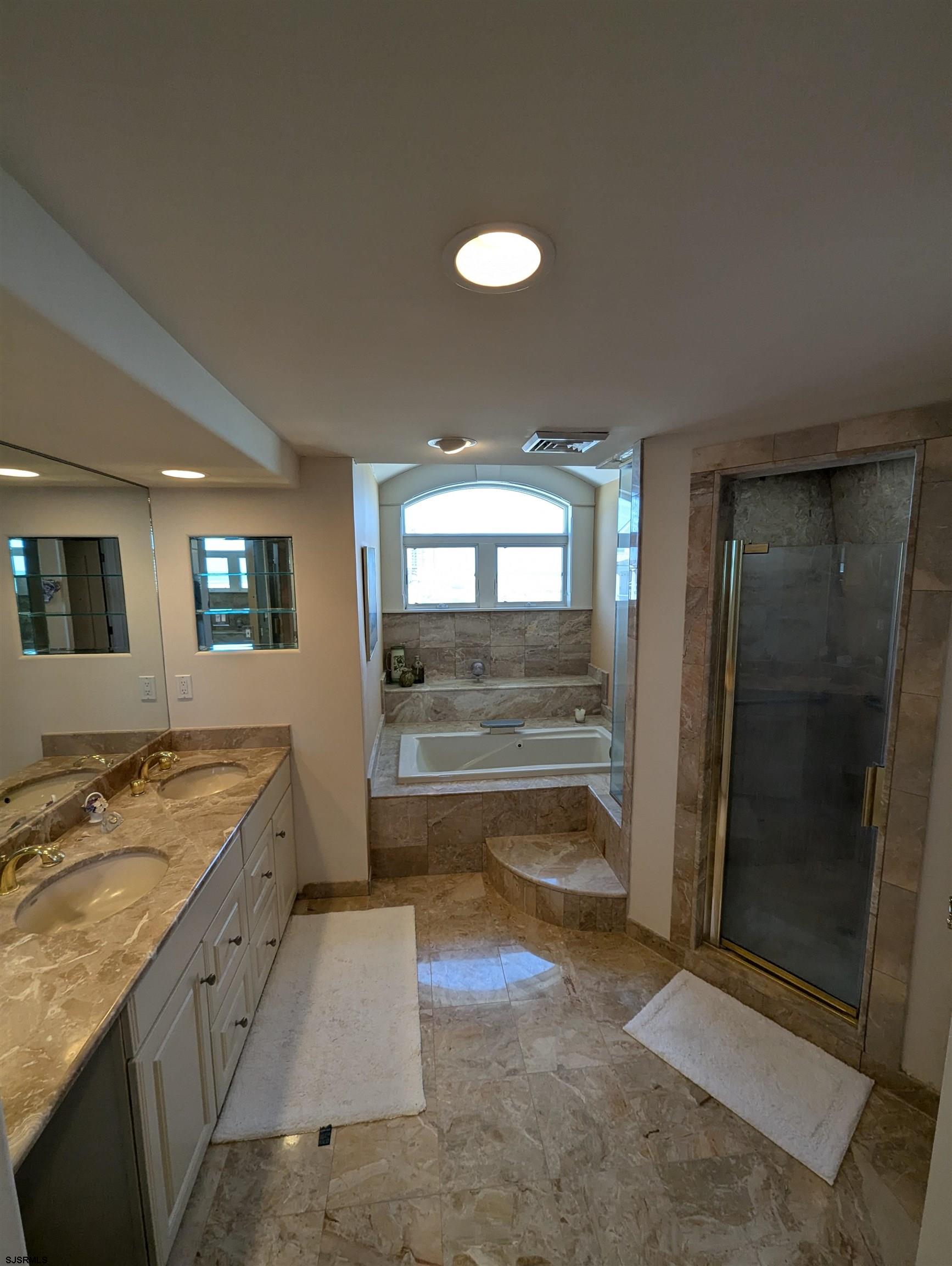 Longport, New Jersey 08403, United States, 3 Bedrooms Bedrooms, ,4 BathroomsBathrooms,Residential,Active,98539