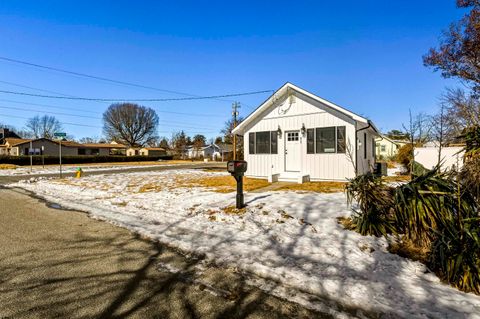 Photo of 51 W New York Ave, Villas, NJ 08251 (MLS # 604590)