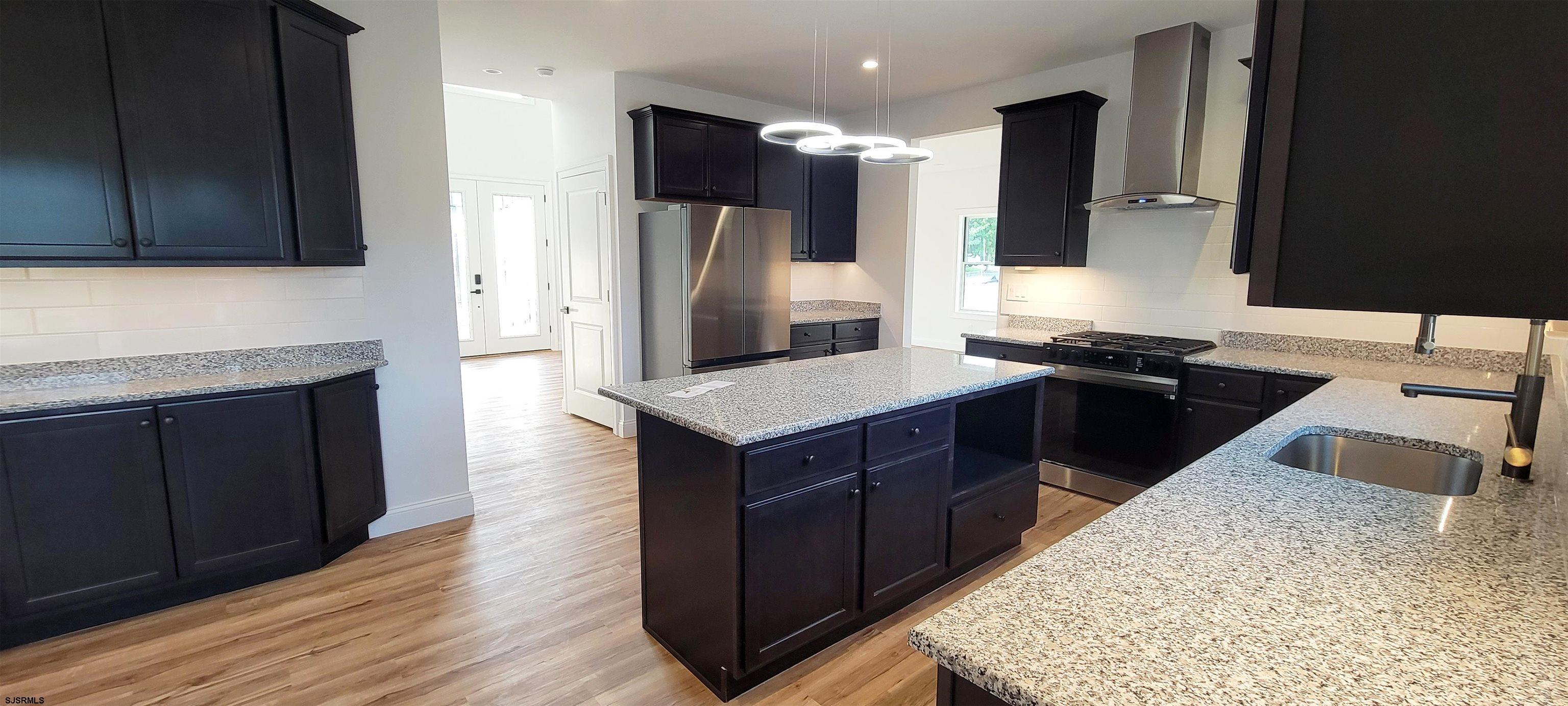 Egg Harbor Township, New Jersey 08234, United States, 4 Bedrooms Bedrooms, ,3 BathroomsBathrooms,Residential,Pending,72492