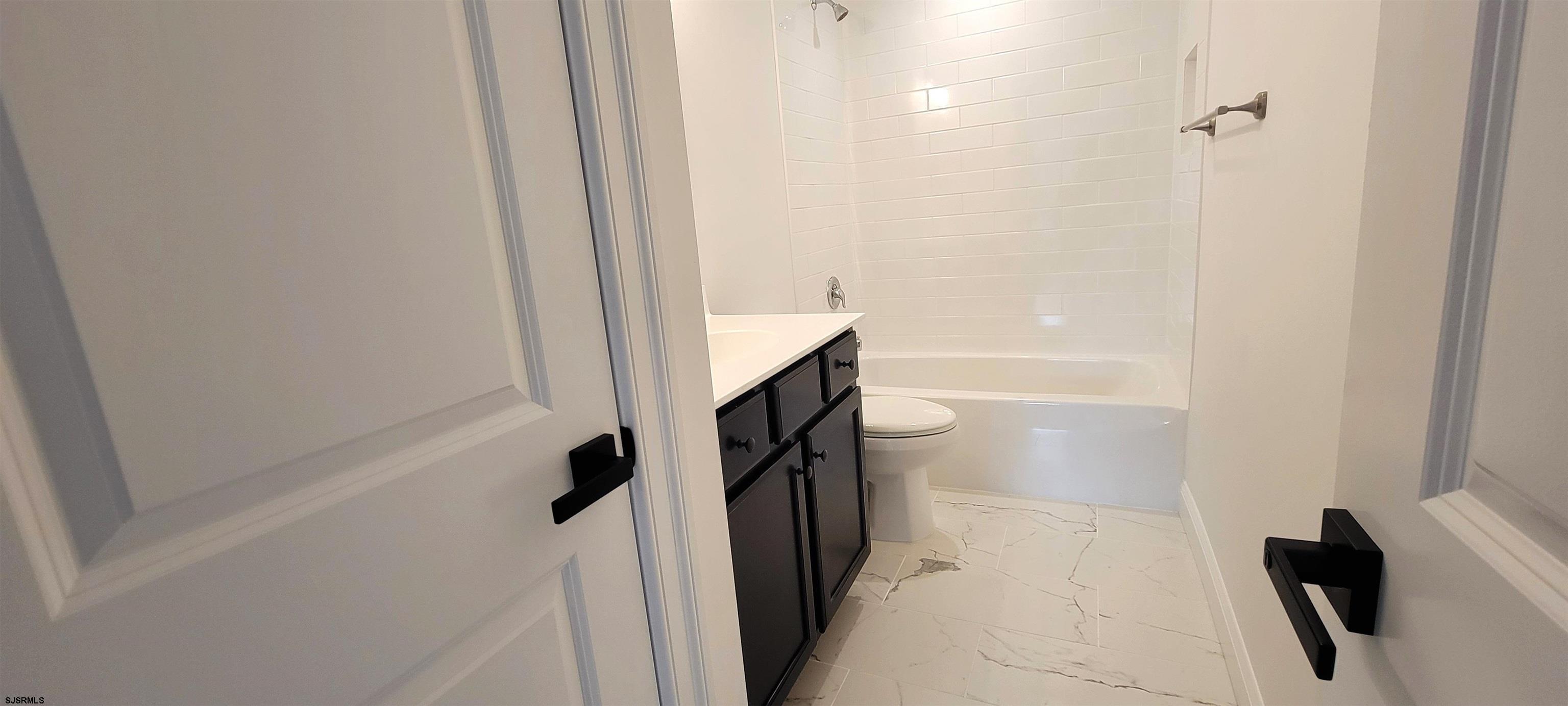 Egg Harbor Township, New Jersey 08234, United States, 4 Bedrooms Bedrooms, ,3 BathroomsBathrooms,Residential,Pending,72492