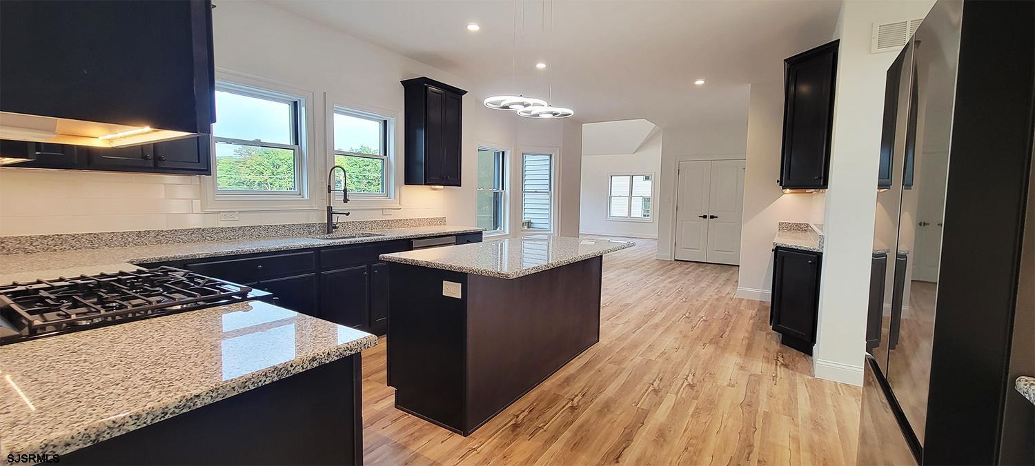Egg Harbor Township, New Jersey 08234, United States, 4 Bedrooms Bedrooms, ,3 BathroomsBathrooms,Residential,Pending,72492