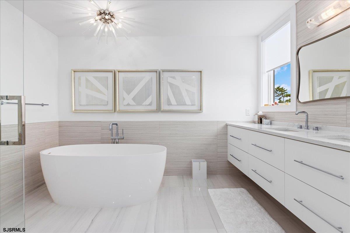 Ventnor, New Jersey 08406, United States, 5 Bedrooms Bedrooms, ,7 BathroomsBathrooms,Residential,Active,13187