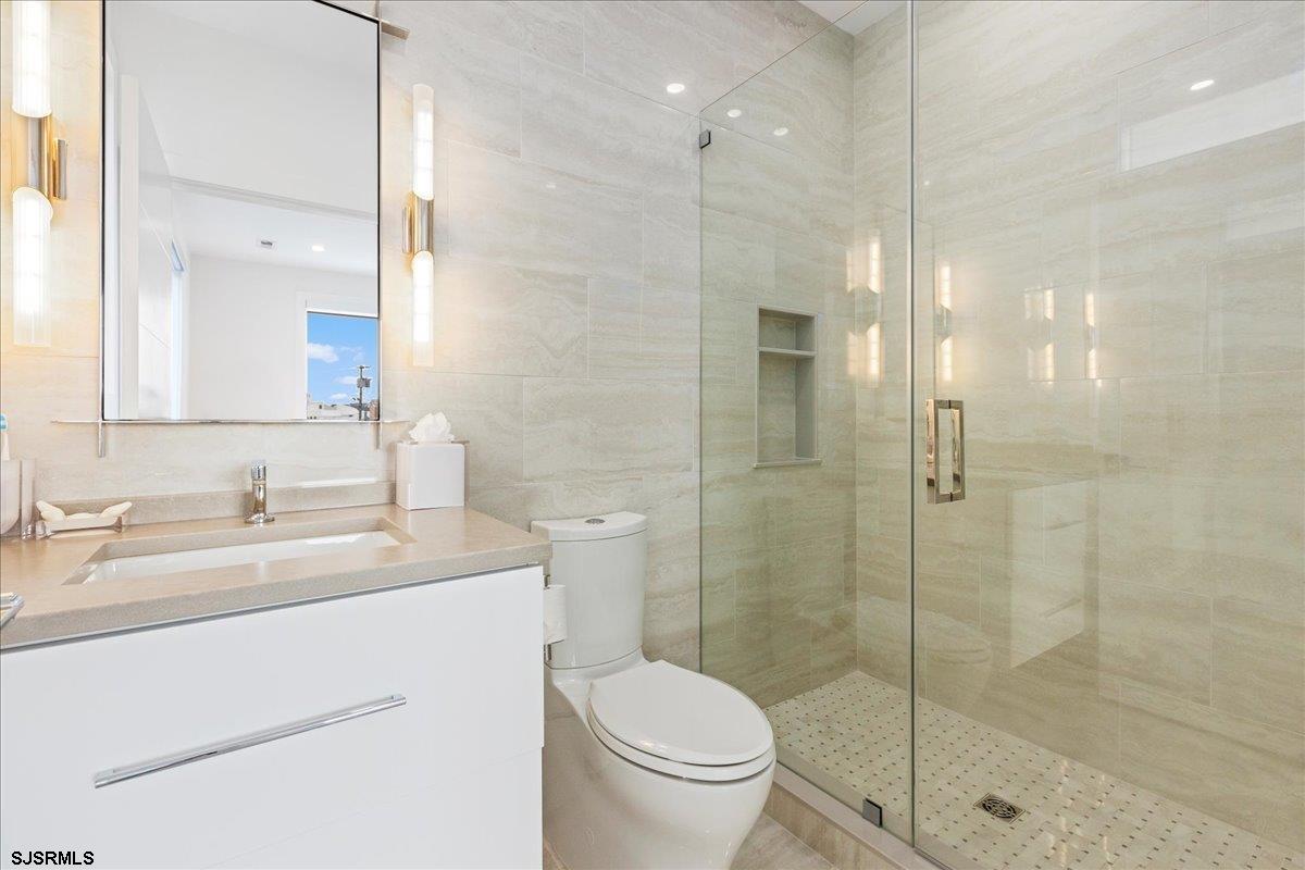 Ventnor, New Jersey 08406, United States, 5 Bedrooms Bedrooms, ,7 BathroomsBathrooms,Residential,Active,13187