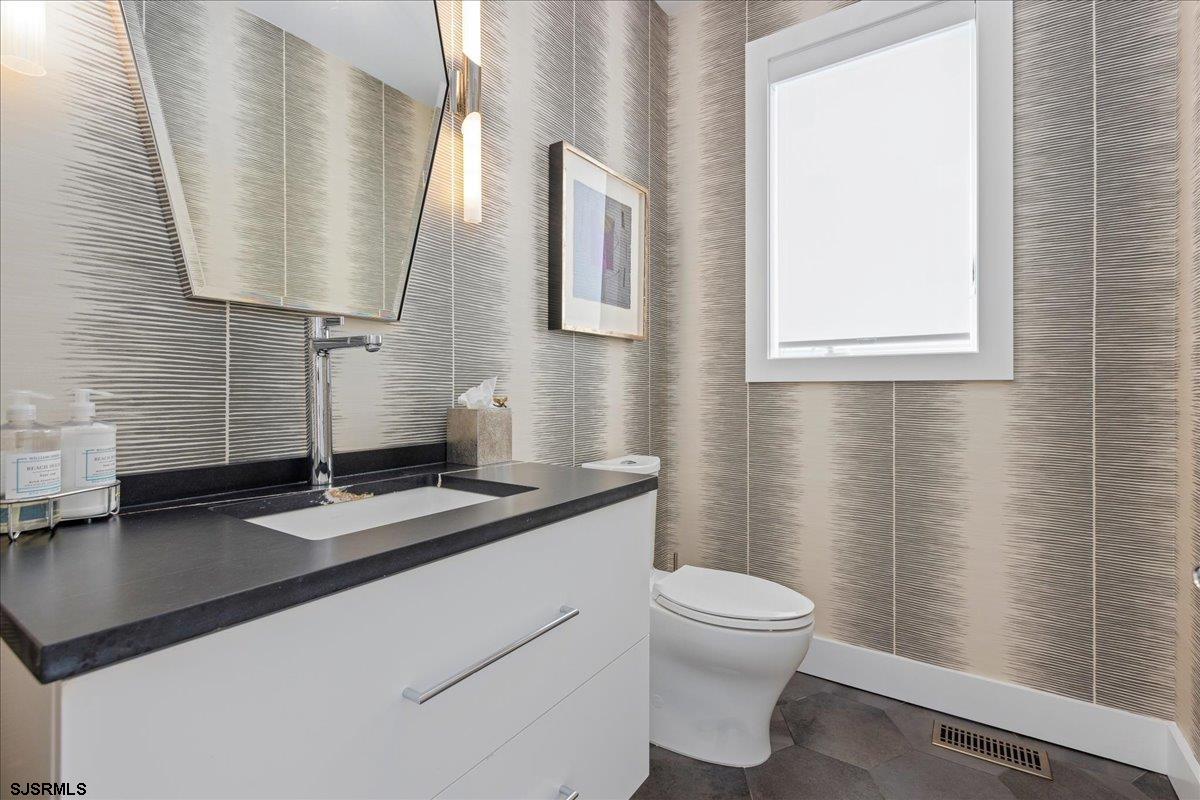 Ventnor, New Jersey 08406, United States, 5 Bedrooms Bedrooms, ,7 BathroomsBathrooms,Residential,Active,13187