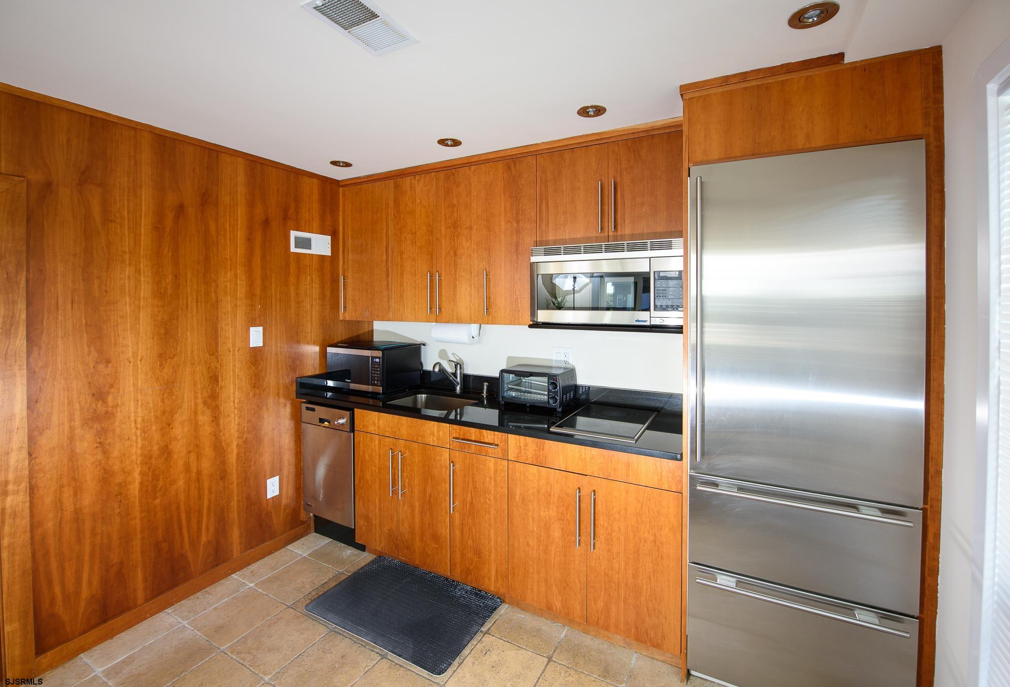 3215 Atlantic