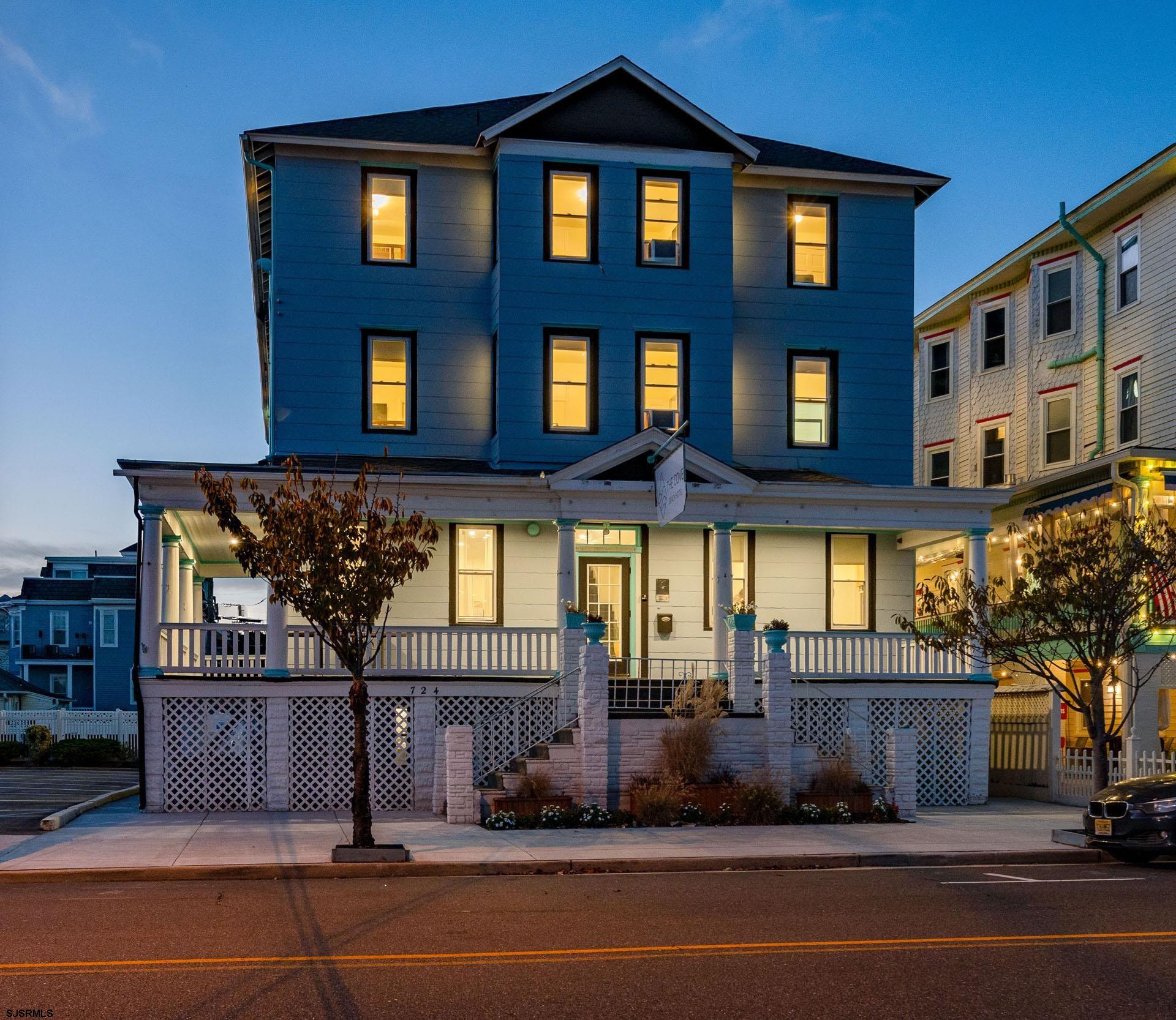 724 Ocean