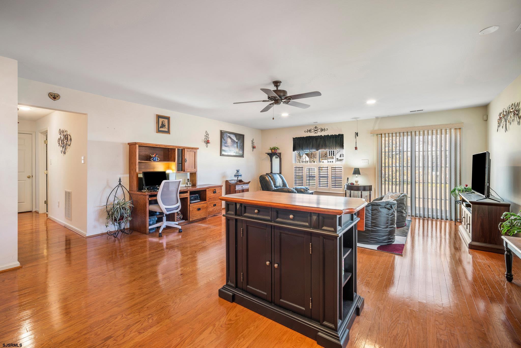 Mays Landing, New Jersey 08330, United States, 2 Bedrooms Bedrooms, ,2 BathroomsBathrooms,Residential,Pending,81582