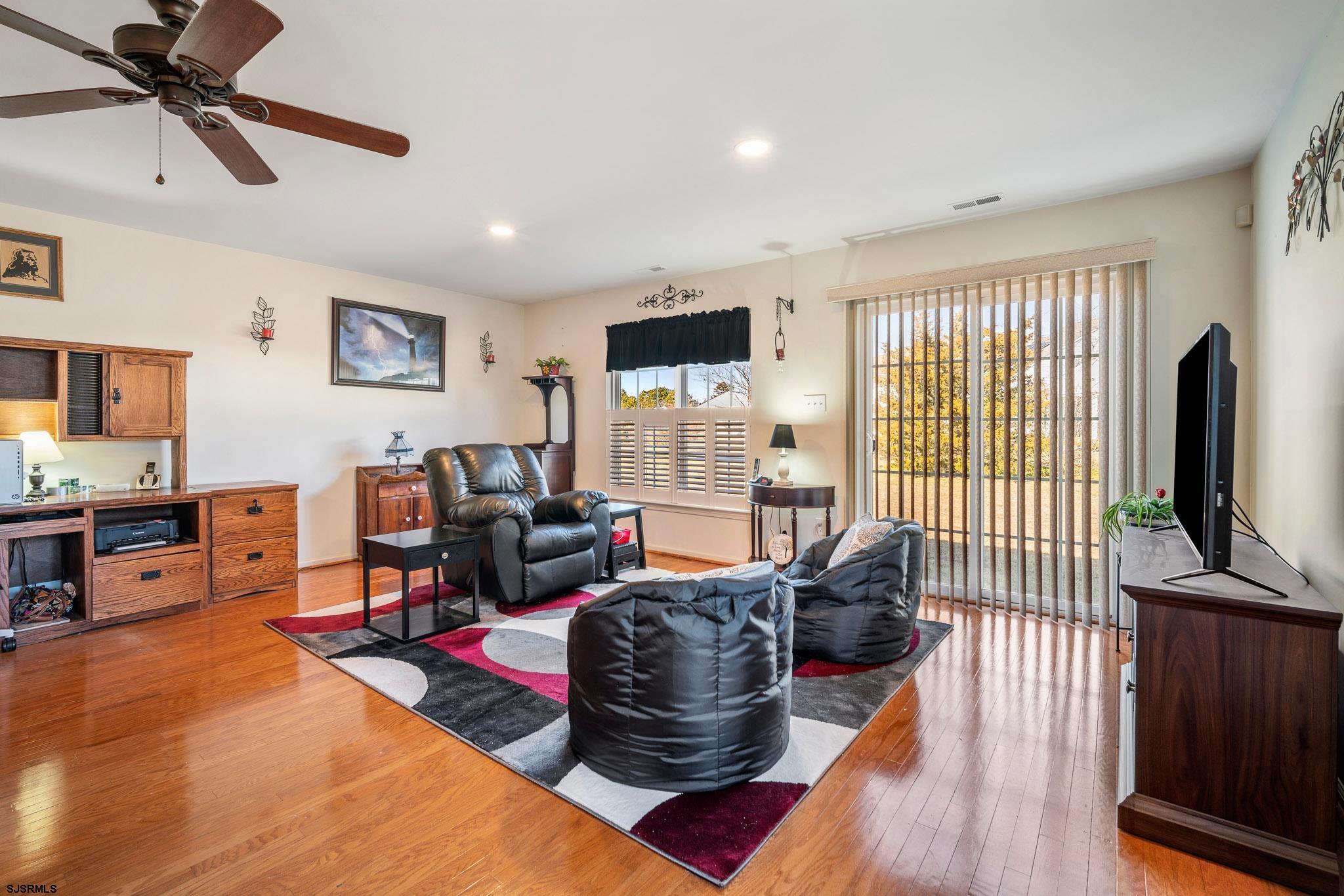 Mays Landing, New Jersey 08330, United States, 2 Bedrooms Bedrooms, ,2 BathroomsBathrooms,Residential,Pending,81582