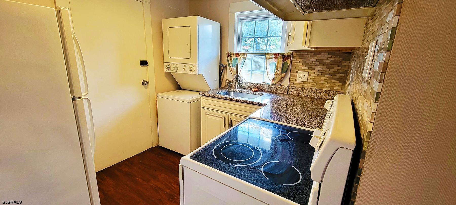 Northfield, New Jersey 08225, United States, 2 Bedrooms Bedrooms, ,1 BathroomBathrooms,Residential,Active,220897