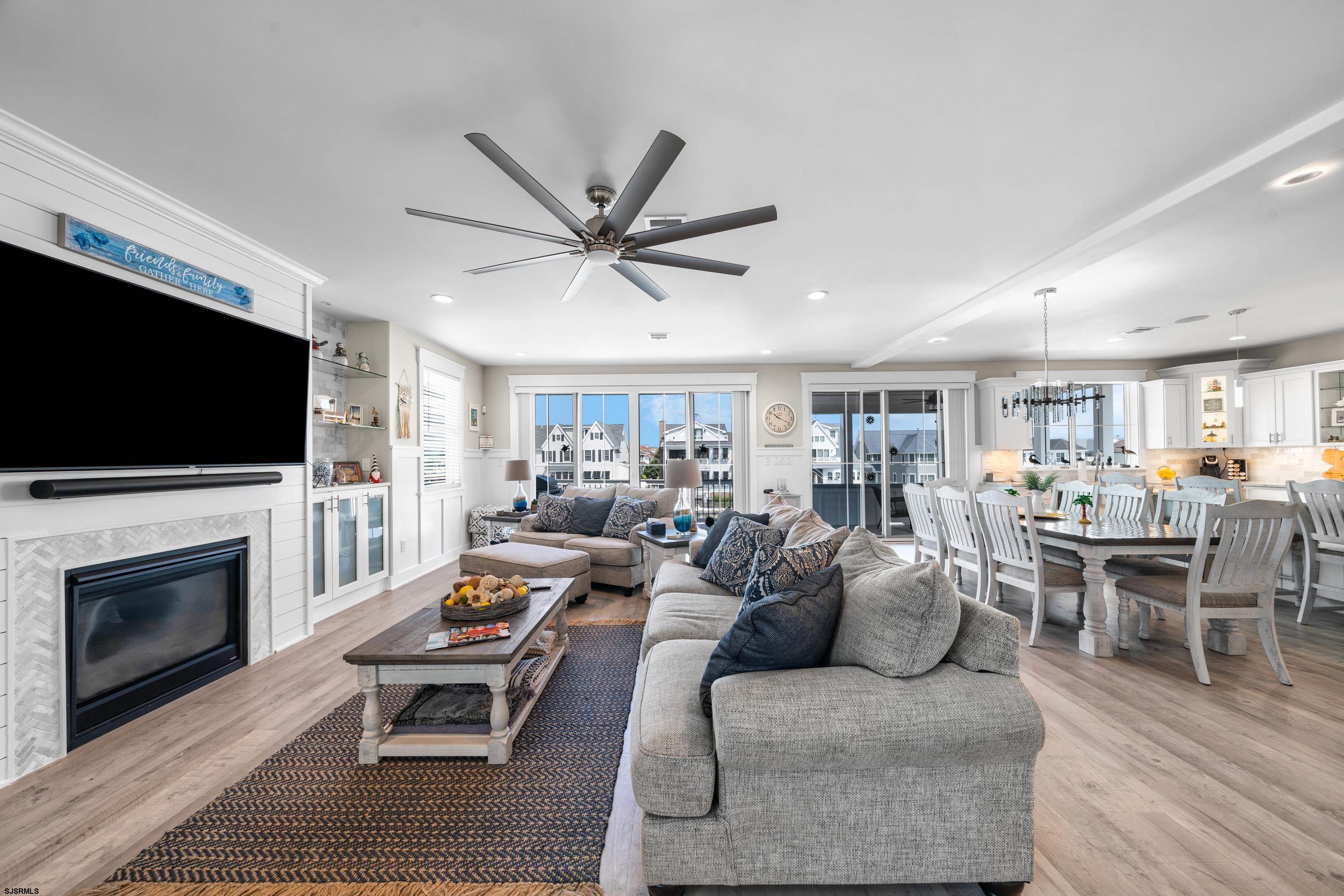 2104 Bay Ave