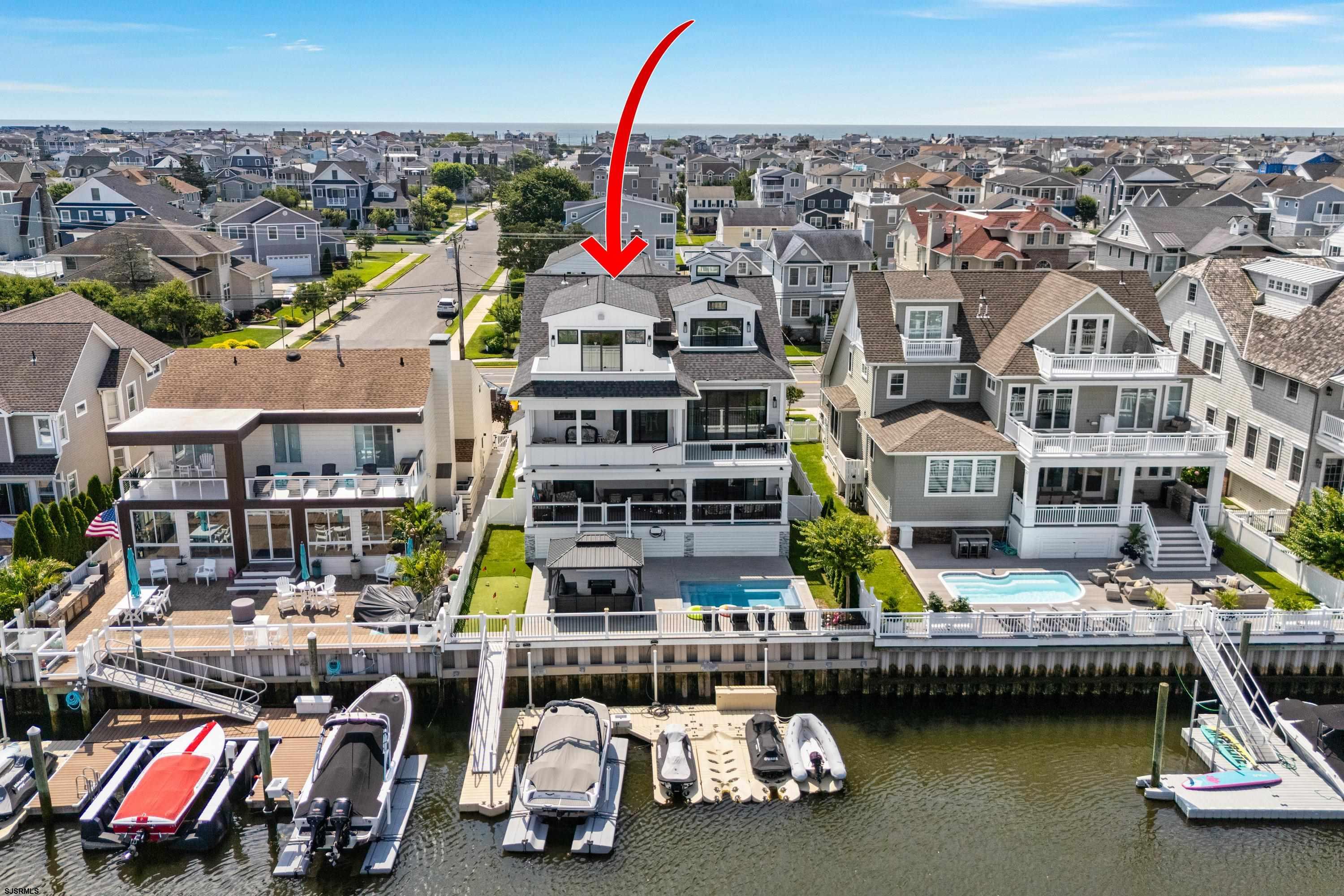 2104 Bay Ave