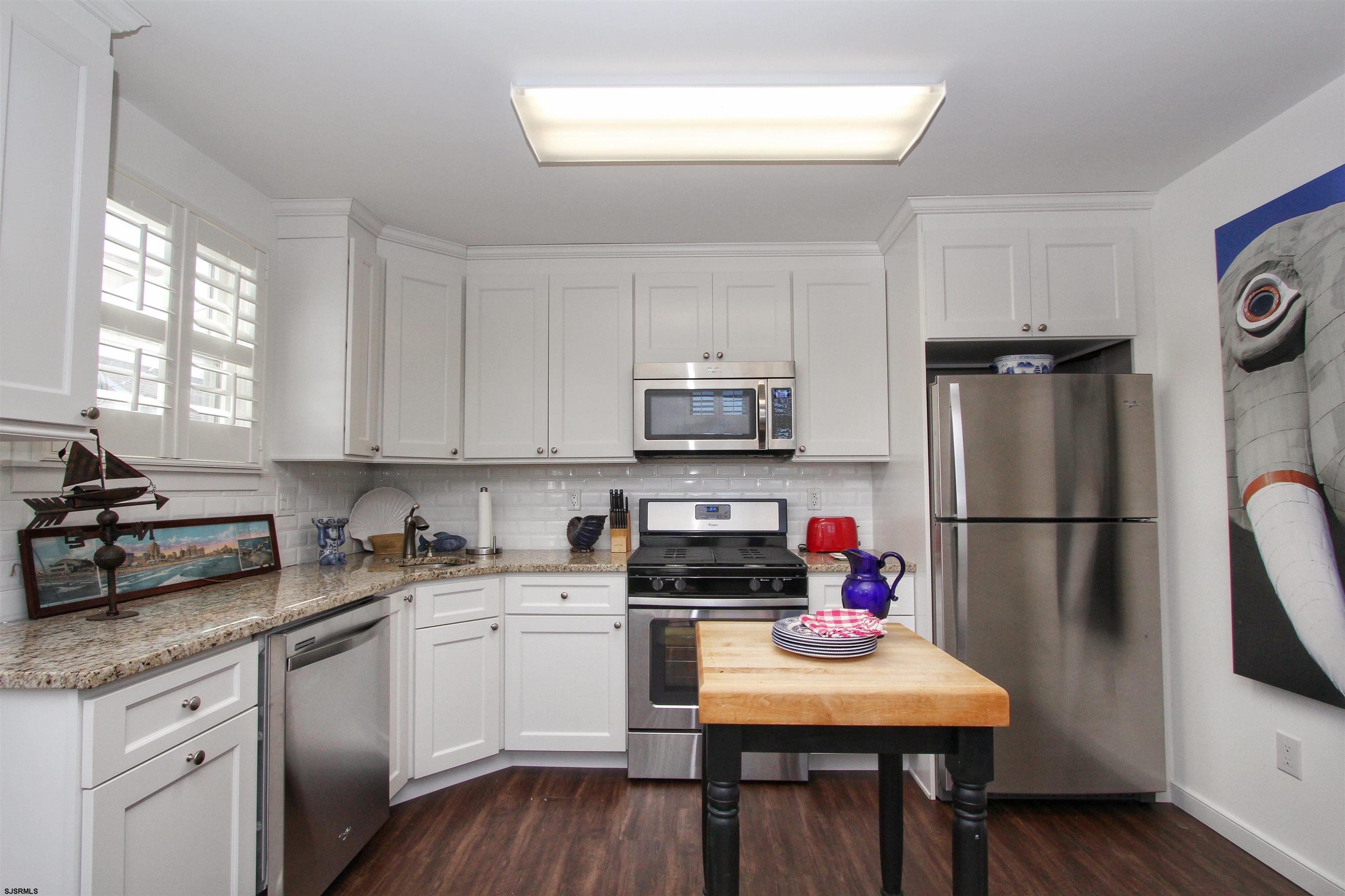 9200-9202 Ventnor Ave