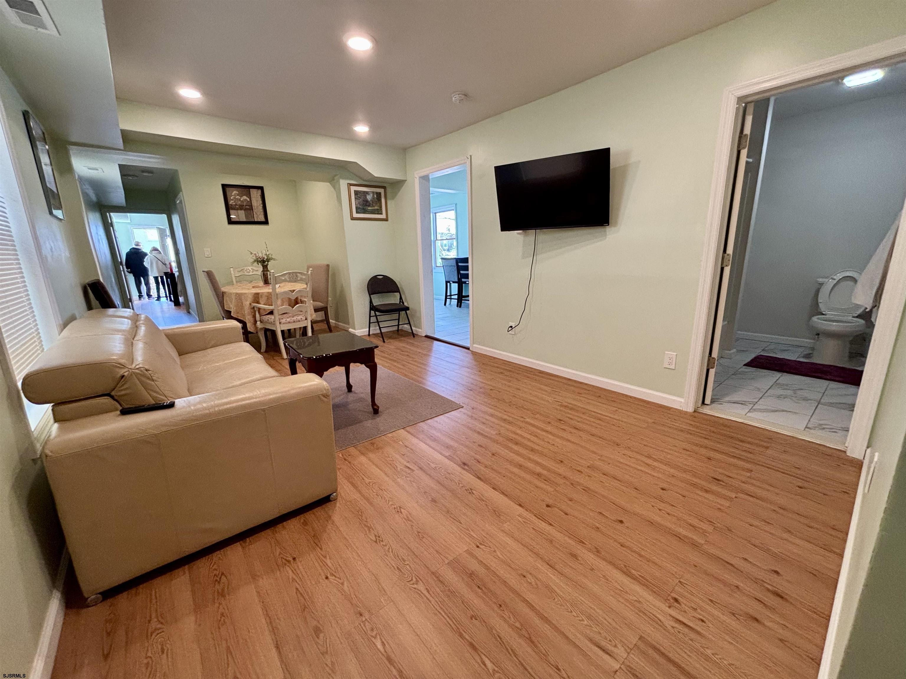 Ventnor, New Jersey 08406, United States, 3 Bedrooms Bedrooms, ,2 BathroomsBathrooms,Residential,Active,76757