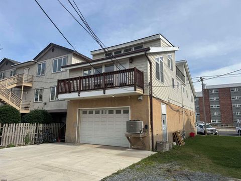 Photo of 630 West Ave #Top Rear unit, Ocean City, NJ 08226 (MLS # 607885)