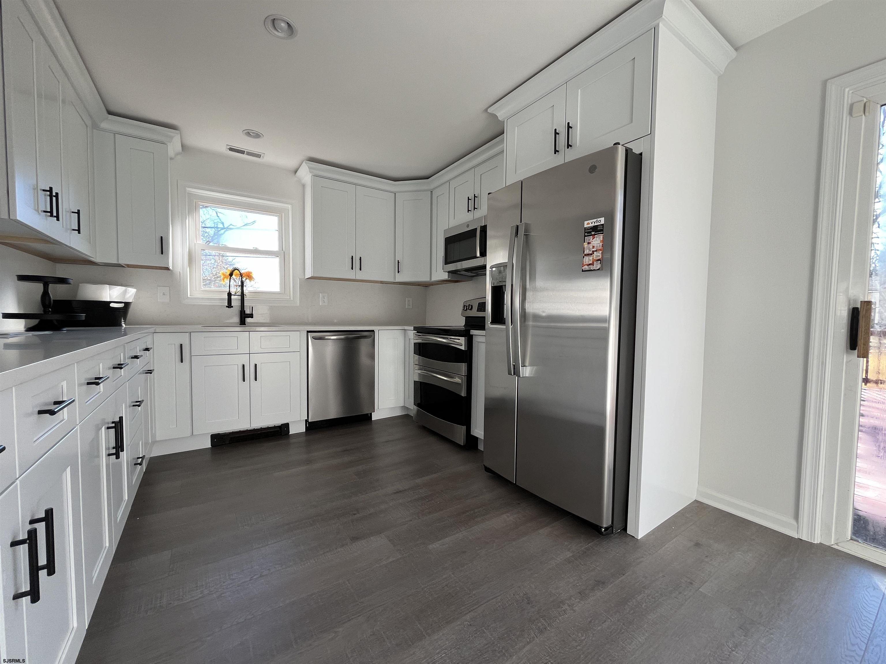 Absecon, New Jersey 08201, United States, 4 Bedrooms Bedrooms, ,2 BathroomsBathrooms,Residential,Active,10439