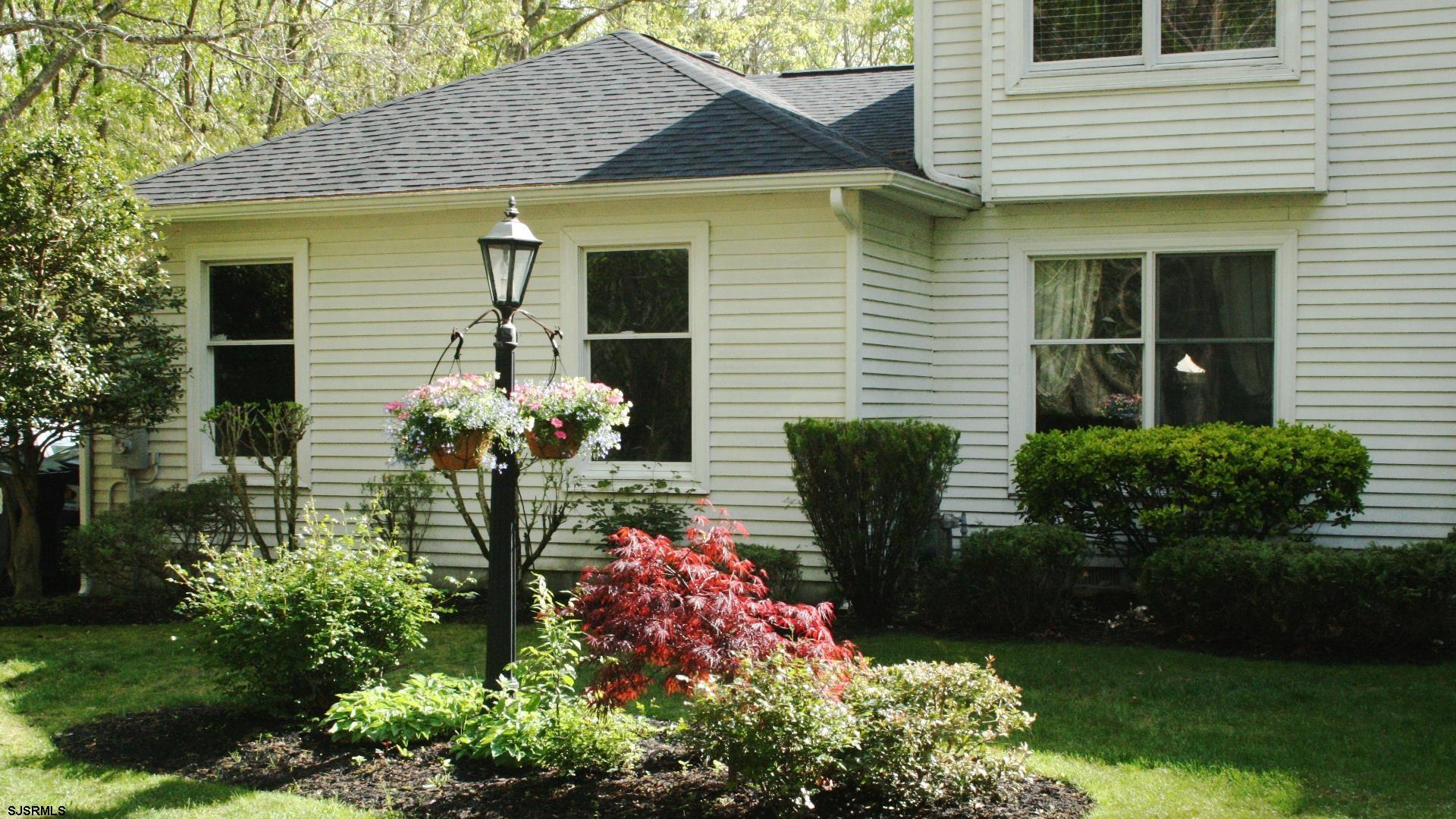 818 E Harlequin Dr