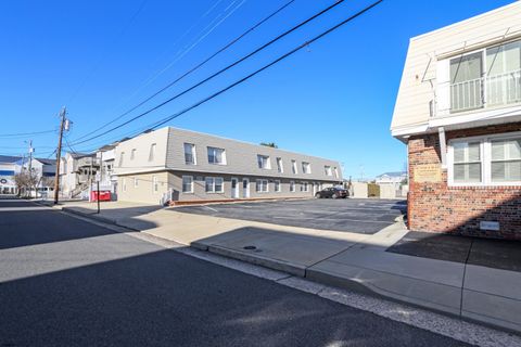 Condo For Sale - 211 N Coolidge Ave #3<br/> Margate, NJ 08402