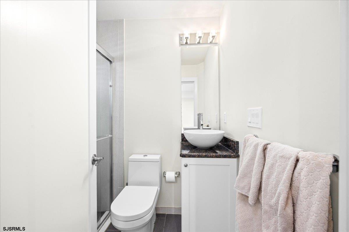 Ventnor, New Jersey 08406, United States, 5 Bedrooms Bedrooms, ,4 BathroomsBathrooms,Residential,Active,164996