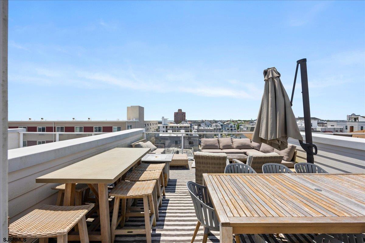 Ventnor, New Jersey 08406, United States, 5 Bedrooms Bedrooms, ,4 BathroomsBathrooms,Residential,Active,164996