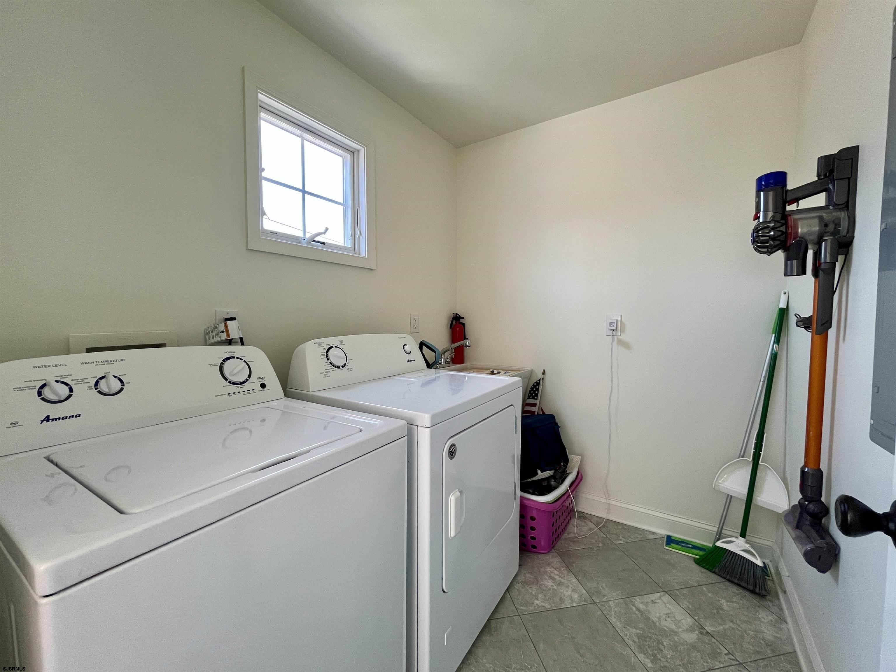 Margate, New Jersey 08402, United States, 4 Bedrooms Bedrooms, ,3 BathroomsBathrooms,Residential,Active,181851