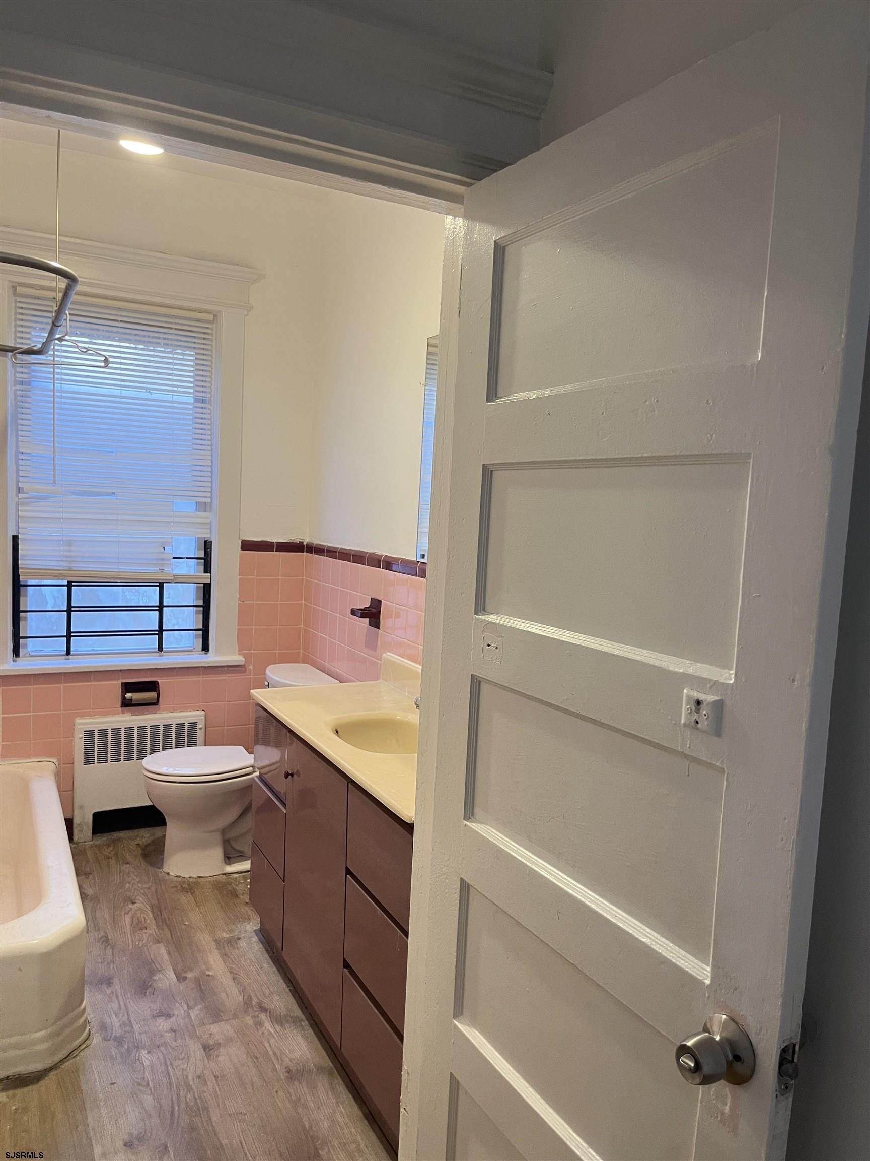 Atlantic City, New Jersey 08401, United States, 2 Bedrooms Bedrooms, ,1 BathroomBathrooms,Residential,Active,14132