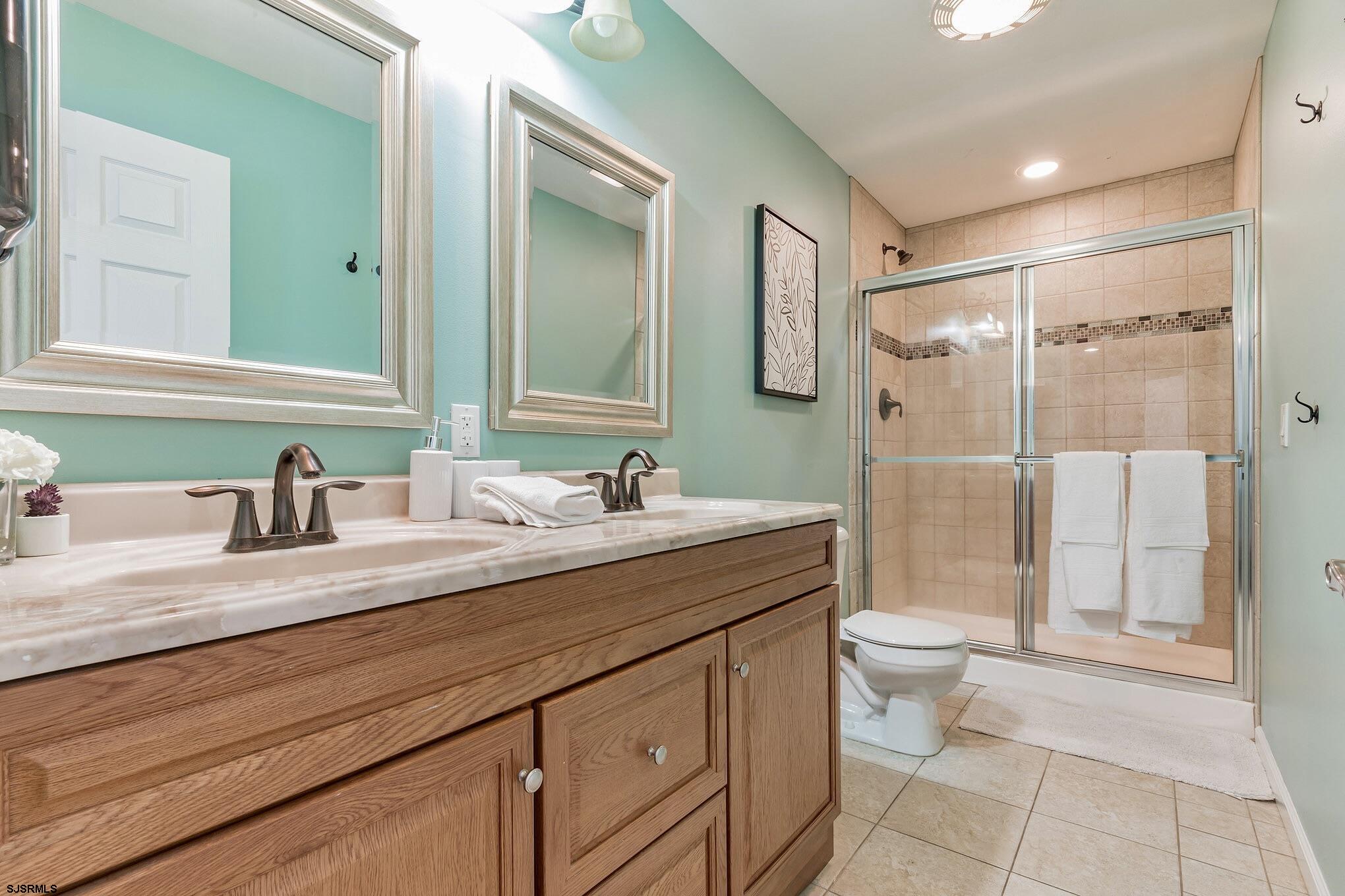 Egg Harbor Township, New Jersey 08234, United States, 9 Bedrooms Bedrooms, ,7 BathroomsBathrooms,Residential,Active,233334