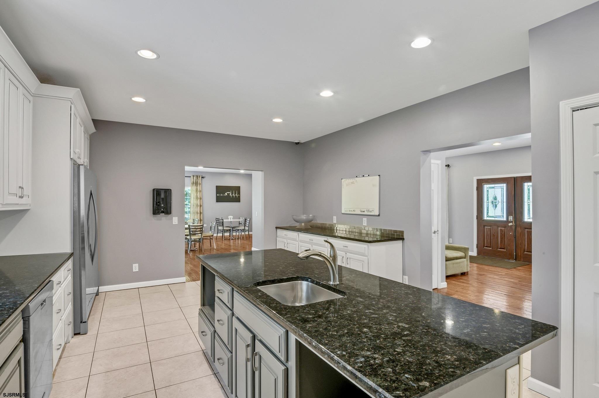 Egg Harbor Township, New Jersey 08234, United States, 9 Bedrooms Bedrooms, ,7 BathroomsBathrooms,Residential,Active,233334