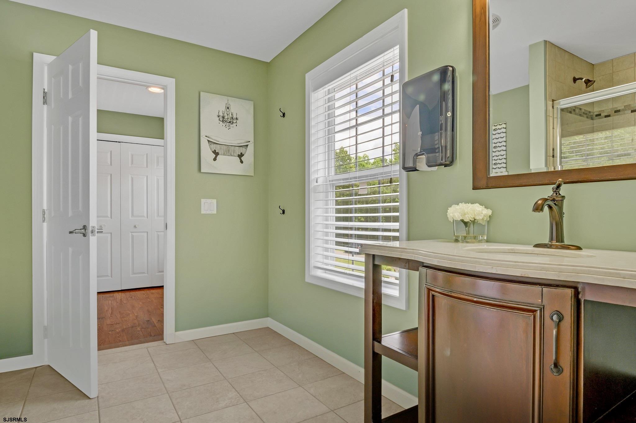 Egg Harbor Township, New Jersey 08234, United States, 9 Bedrooms Bedrooms, ,7 BathroomsBathrooms,Residential,Active,233334