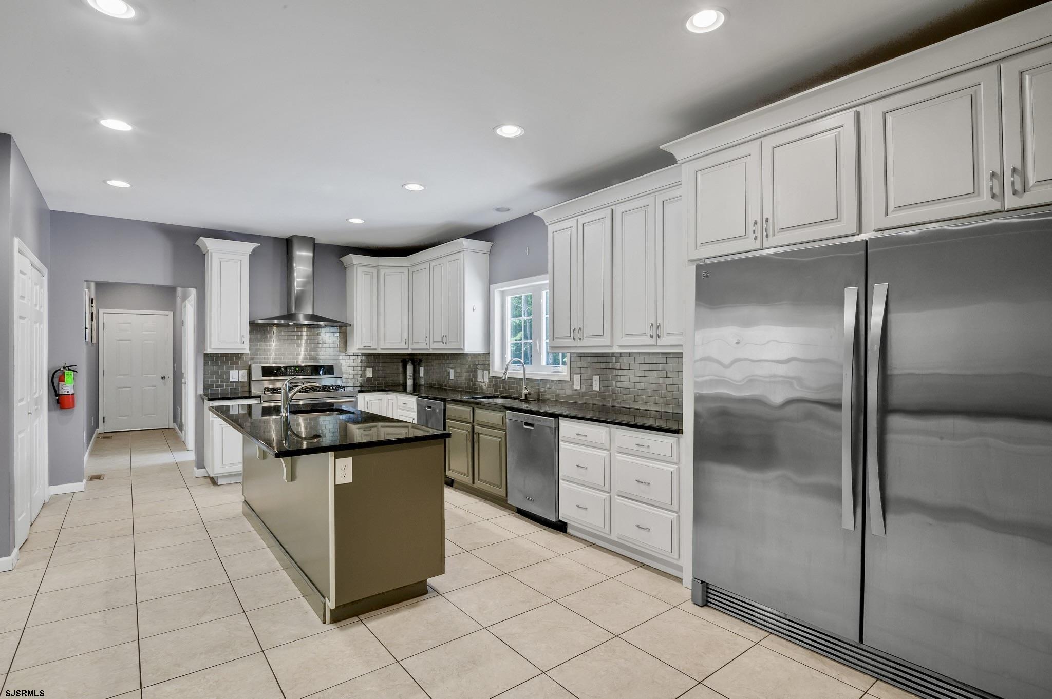 Egg Harbor Township, New Jersey 08234, United States, 9 Bedrooms Bedrooms, ,7 BathroomsBathrooms,Residential,Active,233334