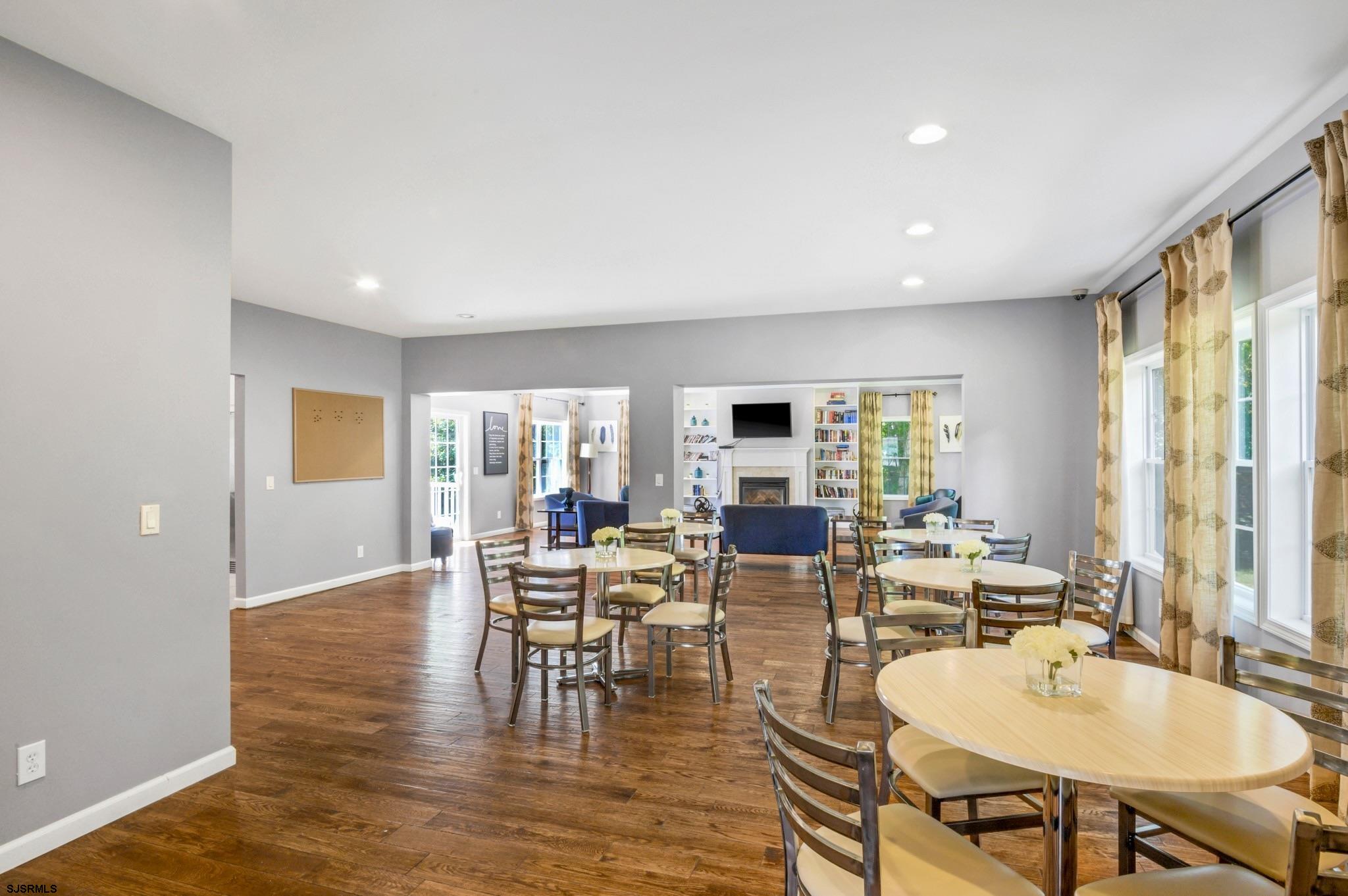 Egg Harbor Township, New Jersey 08234, United States, 9 Bedrooms Bedrooms, ,7 BathroomsBathrooms,Residential,Active,233334