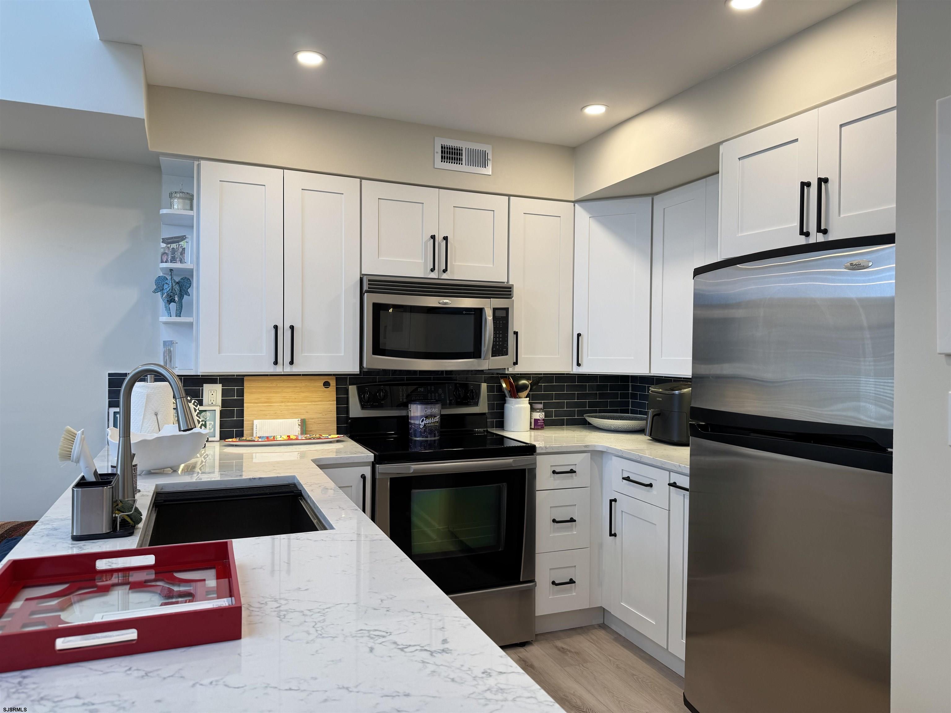 Margate, New Jersey 08402, United States, 2 Bedrooms Bedrooms, ,2 BathroomsBathrooms,Residential,Active,239831