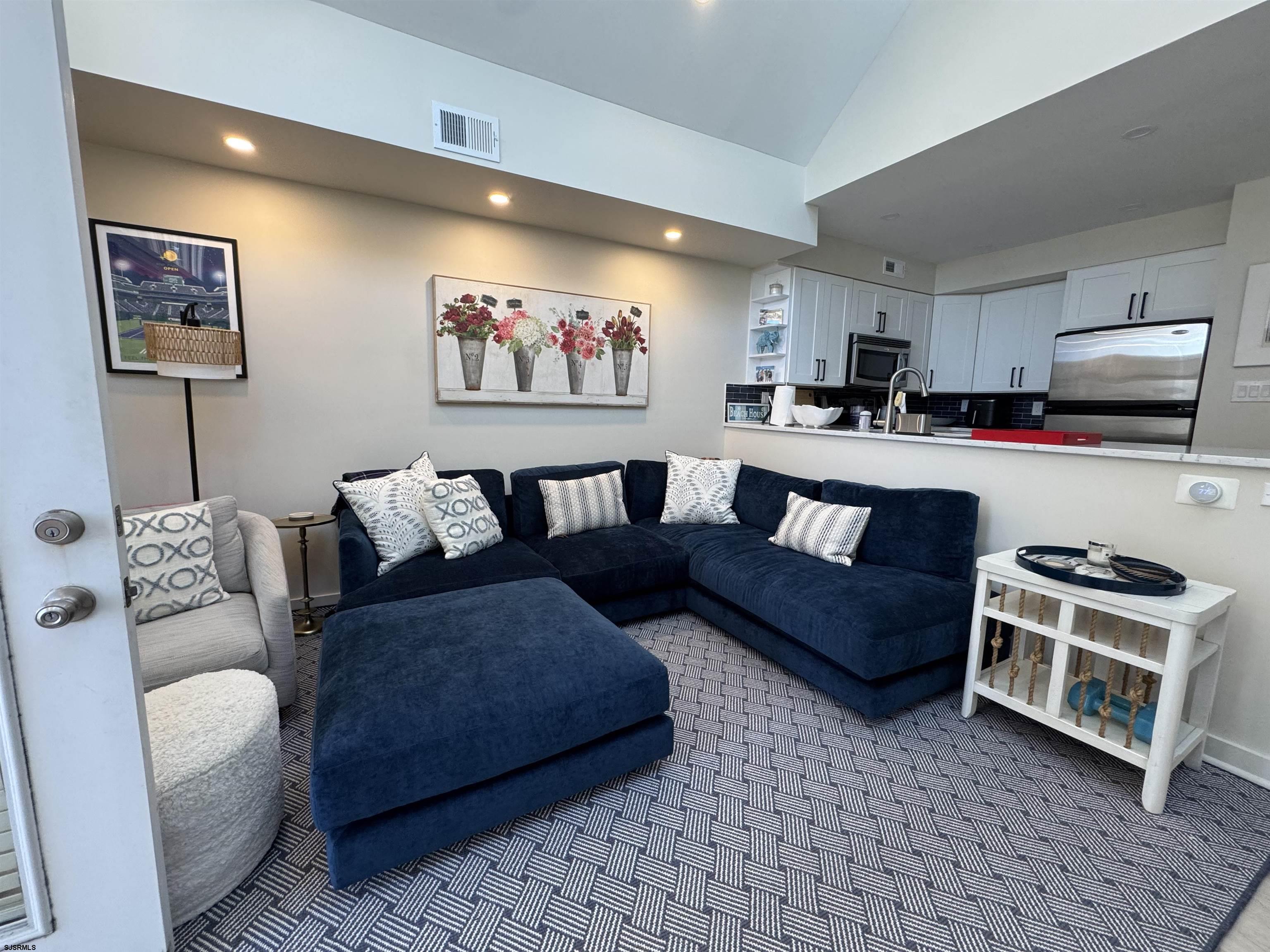 Margate, New Jersey 08402, United States, 2 Bedrooms Bedrooms, ,2 BathroomsBathrooms,Residential,Active,239831