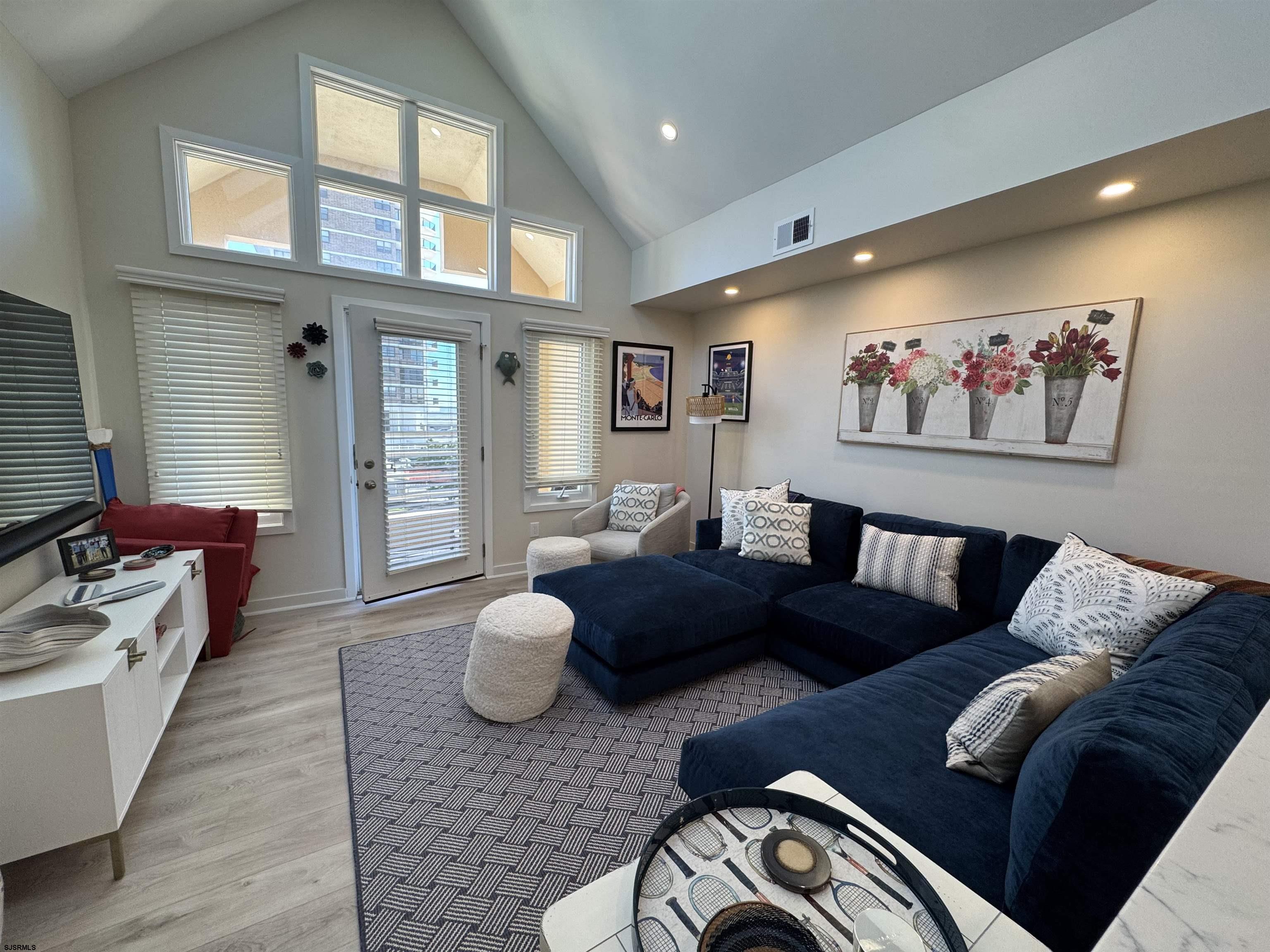 Margate, New Jersey 08402, United States, 2 Bedrooms Bedrooms, ,2 BathroomsBathrooms,Residential,Active,239831