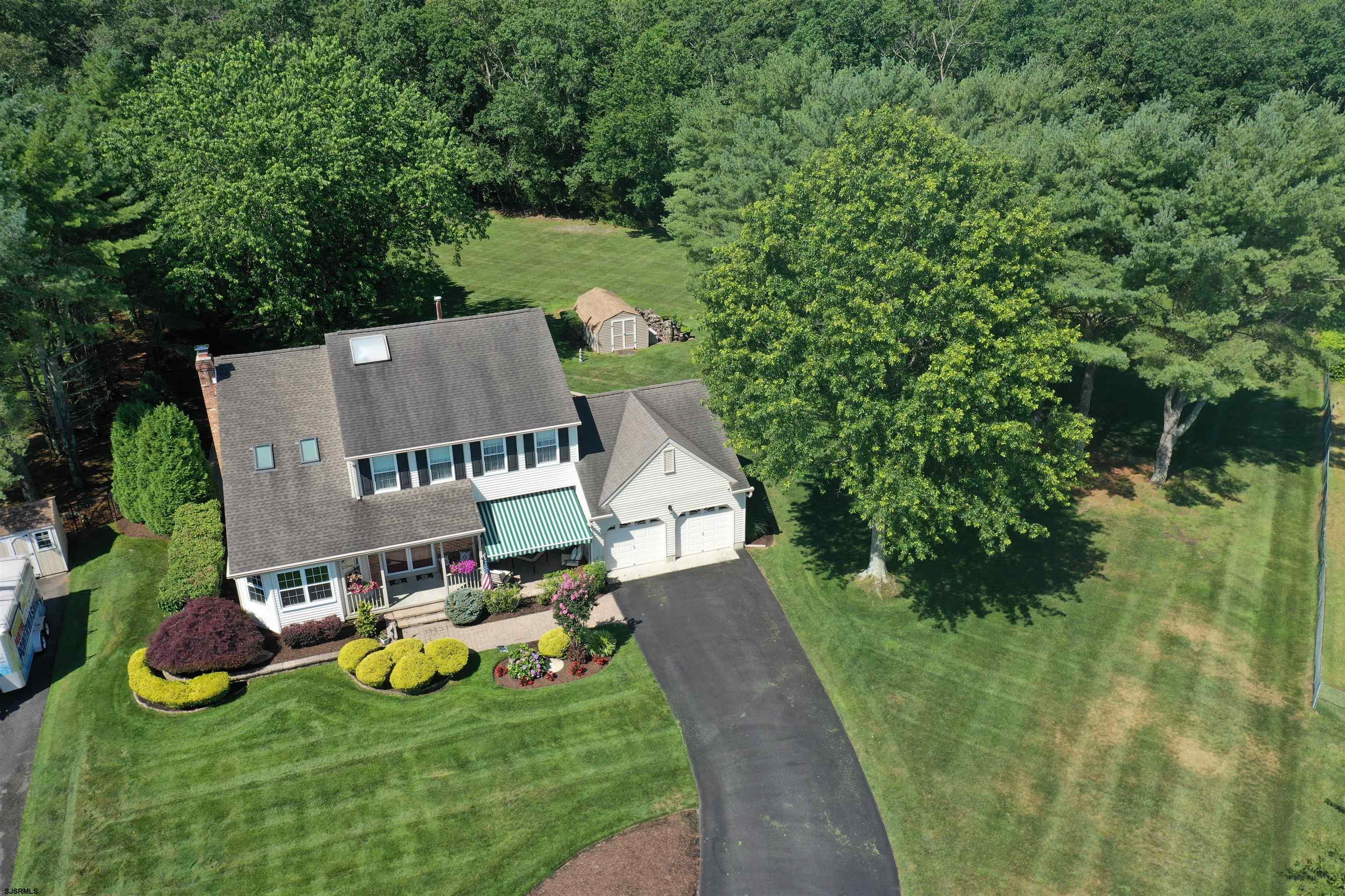 320 Kelly Dr