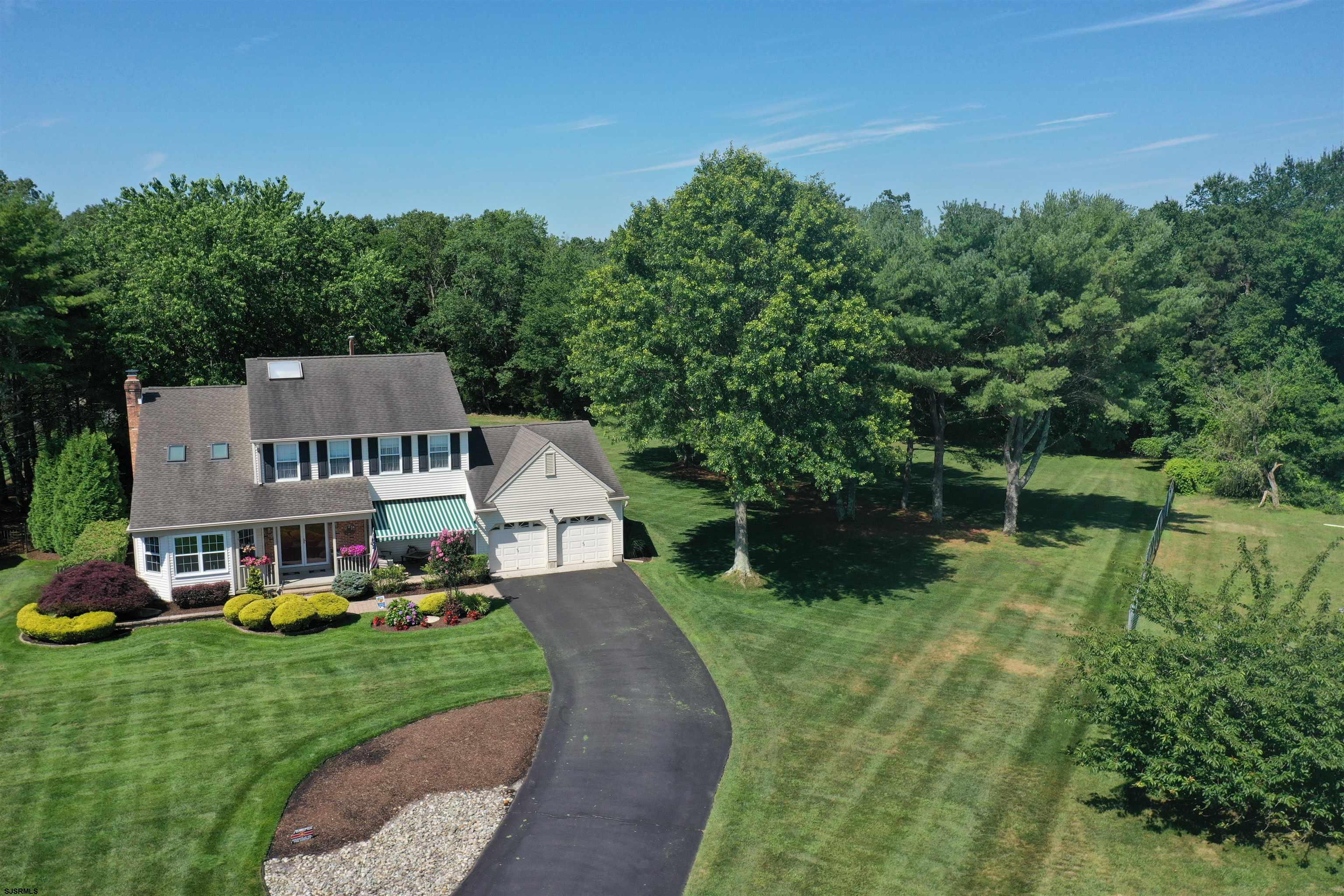 320 Kelly Dr