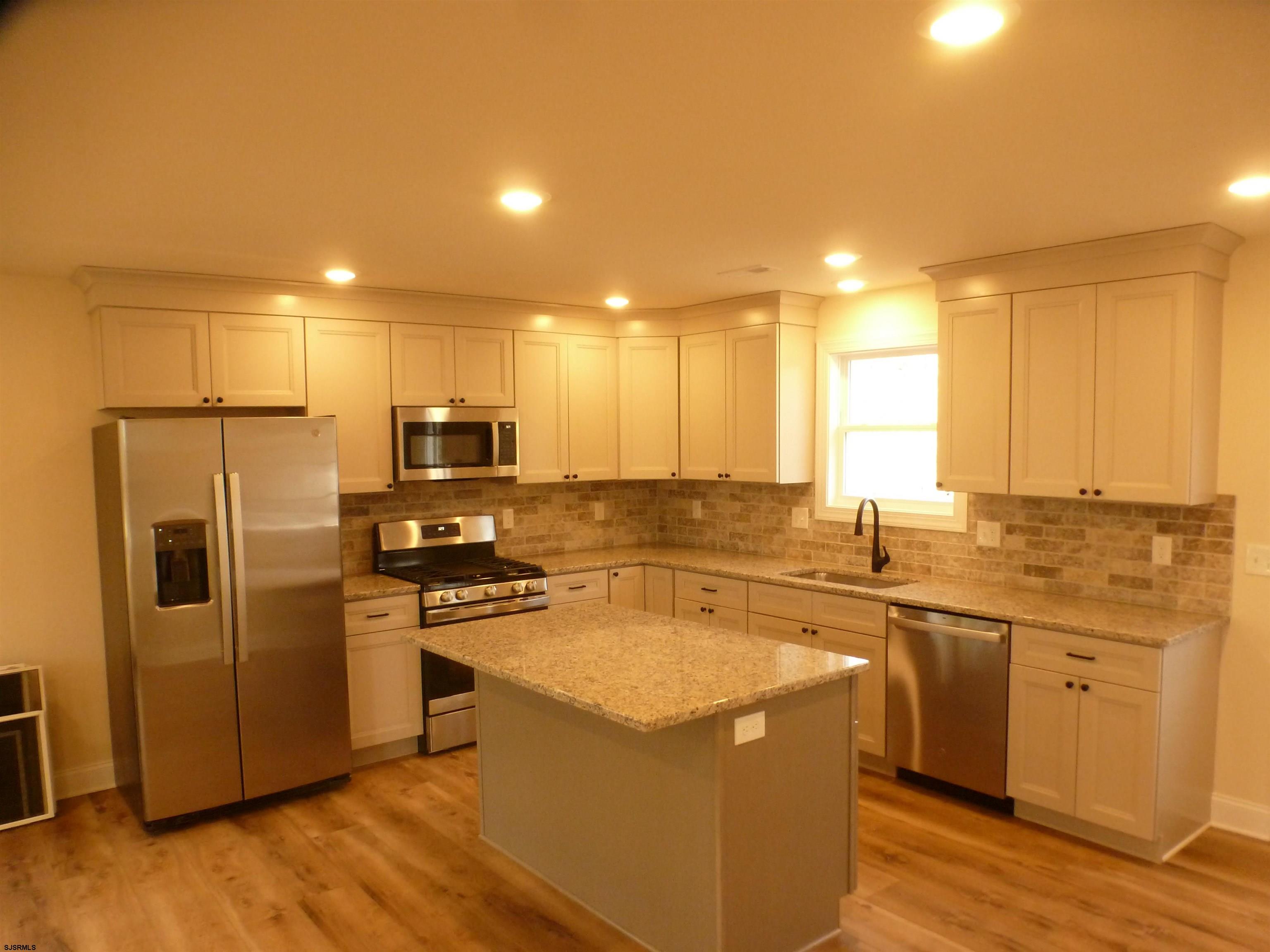 Egg Harbor Township, New Jersey 08234, United States, 3 Bedrooms Bedrooms, ,2 BathroomsBathrooms,Residential,Pending,2003