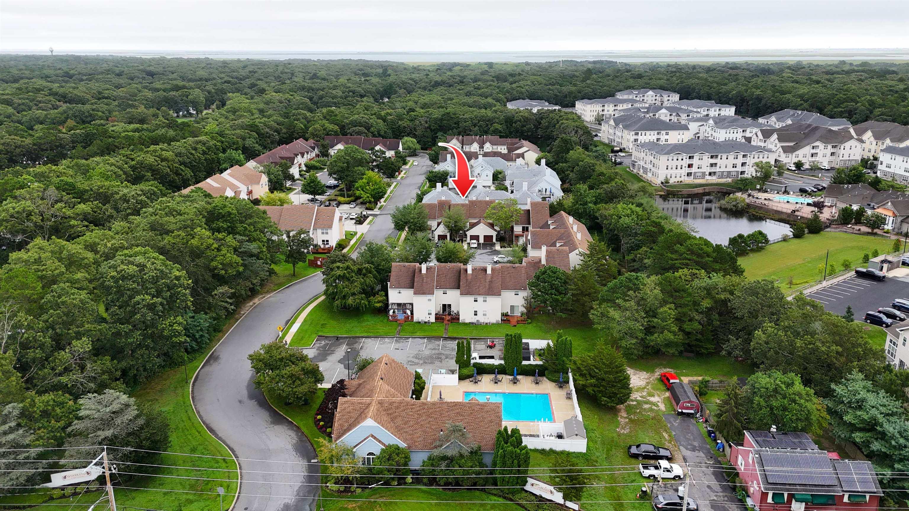 90 E Woodland Ave 90