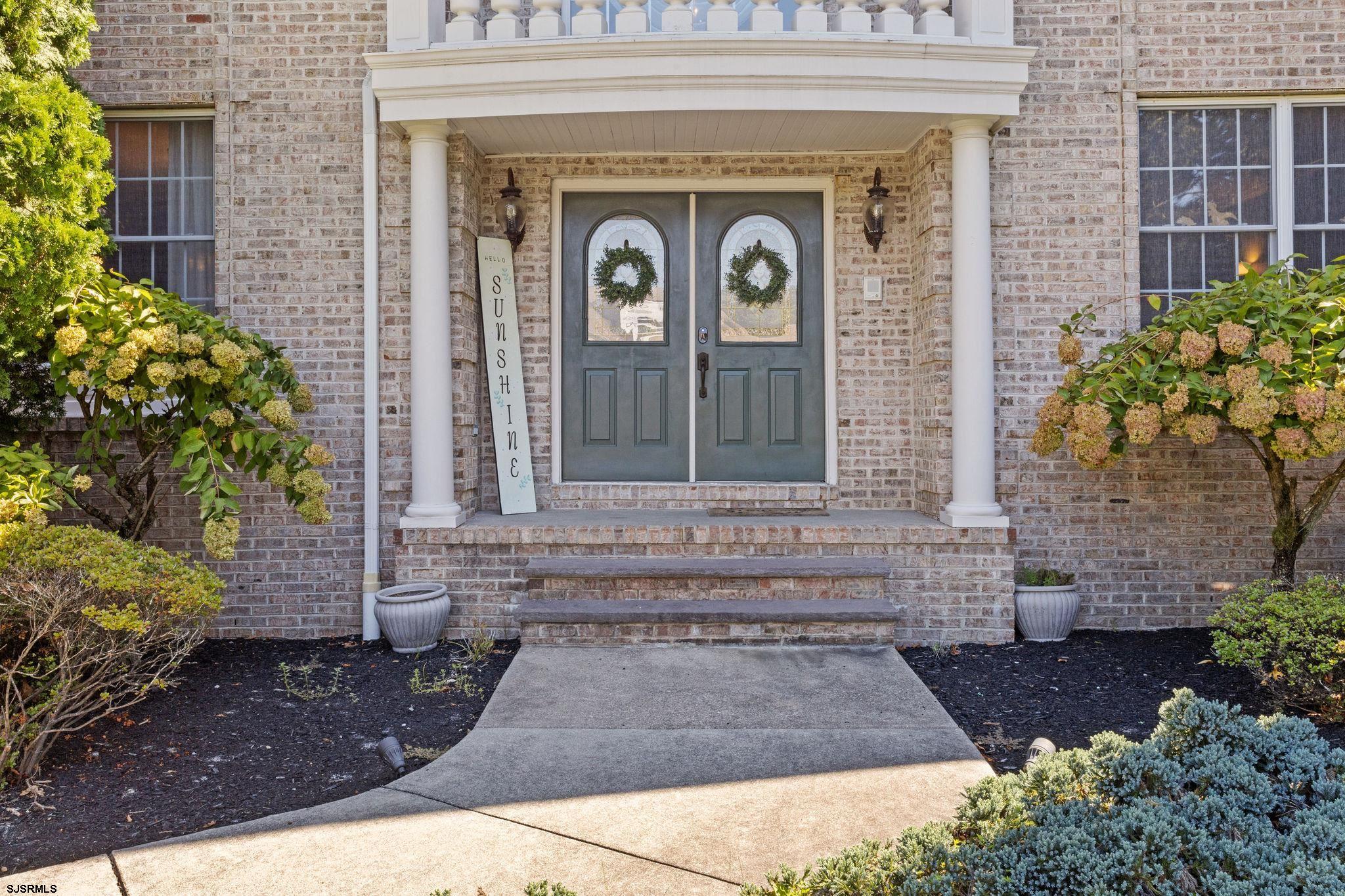 611 Pineview Dr Dr