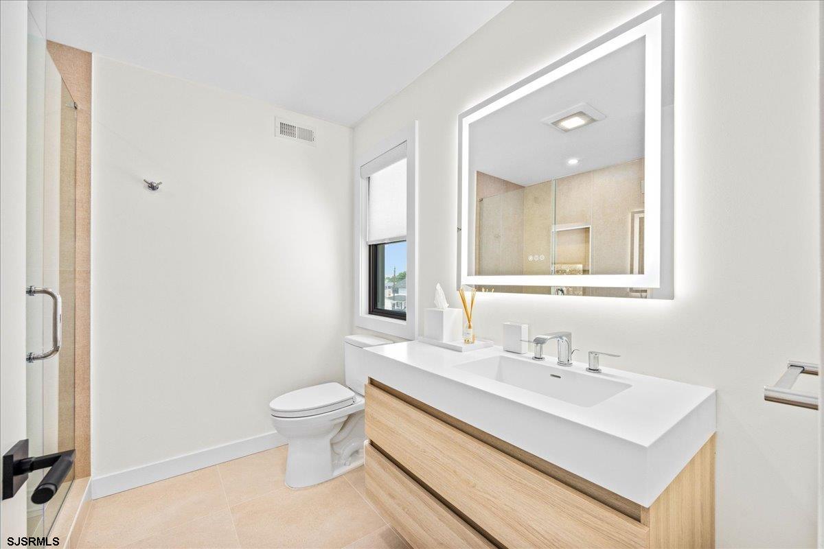 Margate, New Jersey 08402, United States, 6 Bedrooms Bedrooms, ,5 BathroomsBathrooms,Residential,Active,194964