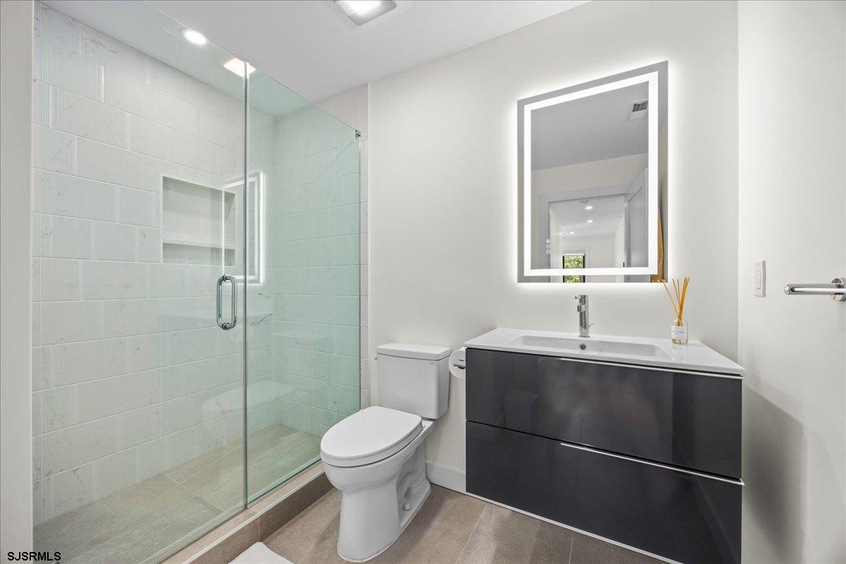 Margate, New Jersey 08402, United States, 6 Bedrooms Bedrooms, ,5 BathroomsBathrooms,Residential,Active,194964